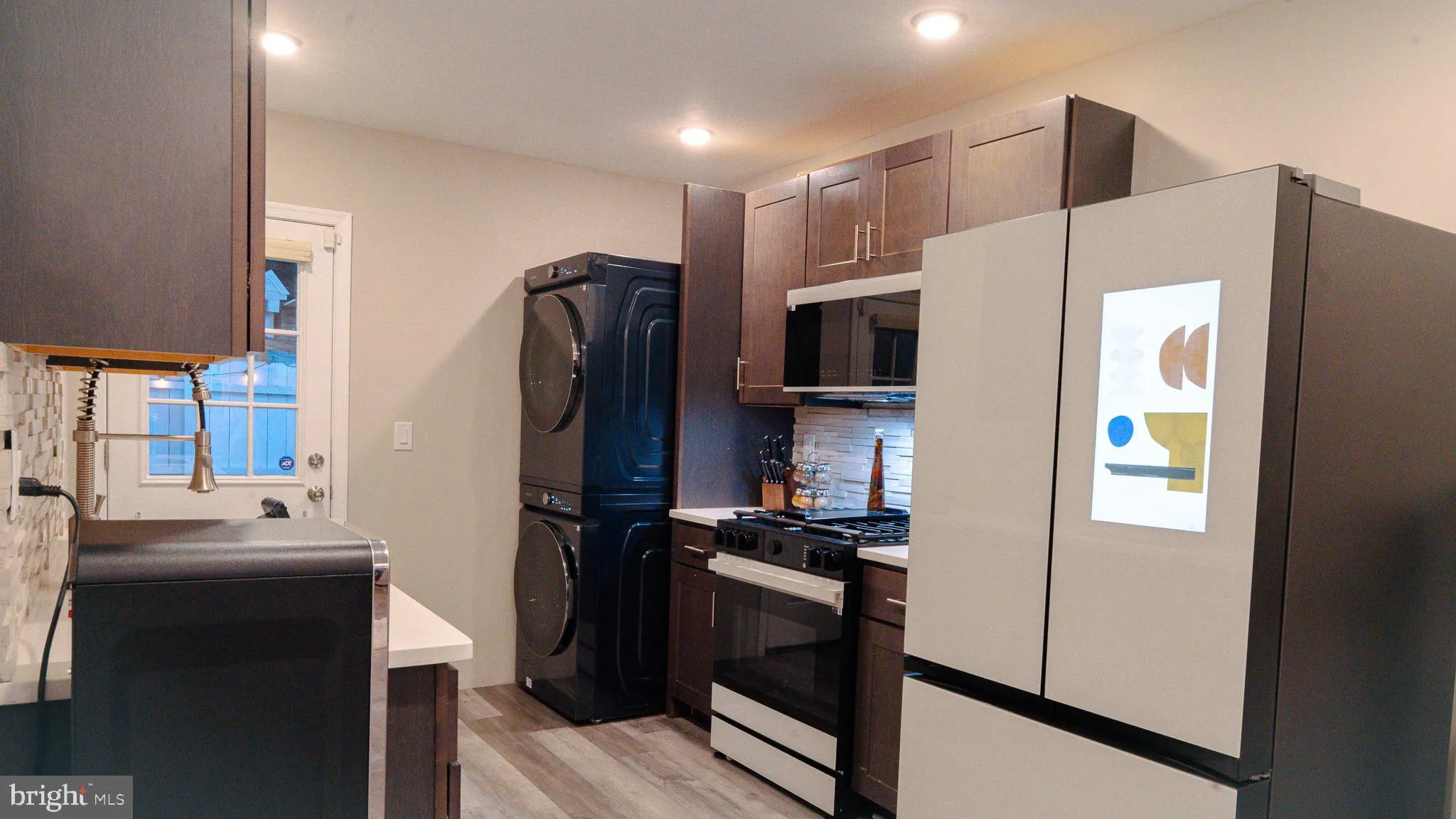 Philadelphia, Pennsylvania 19146, United States, 2 Bedrooms Bedrooms, ,3 BathroomsBathrooms,Residential,Active,233338