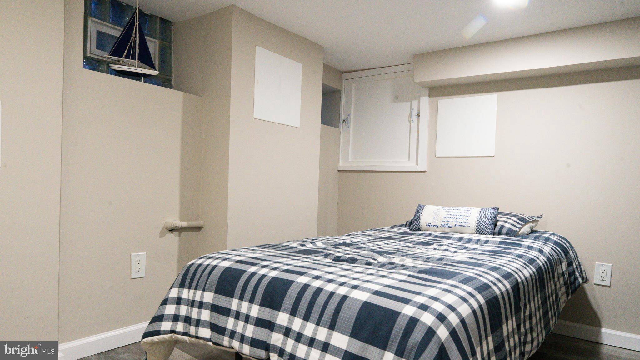 POINT BREEZE - Residential