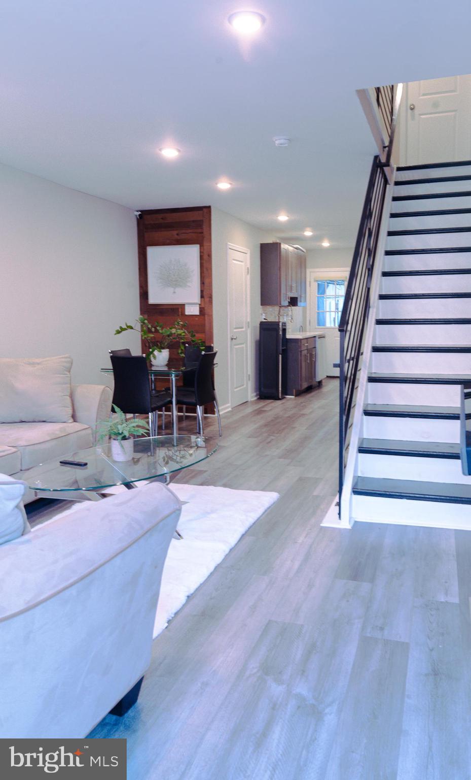 POINT BREEZE - Residential