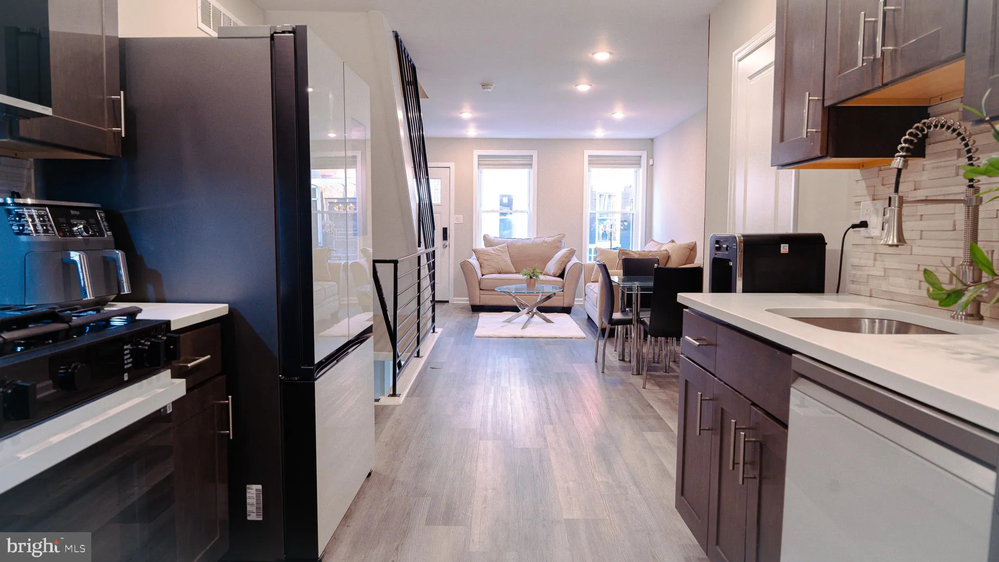 Philadelphia, Pennsylvania 19146, United States, 2 Bedrooms Bedrooms, ,3 BathroomsBathrooms,Residential,Active,233338