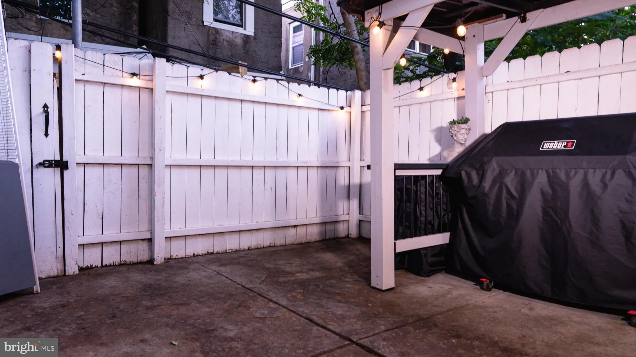 Philadelphia, Pennsylvania 19146, United States, 2 Bedrooms Bedrooms, ,3 BathroomsBathrooms,Residential,Active,233338