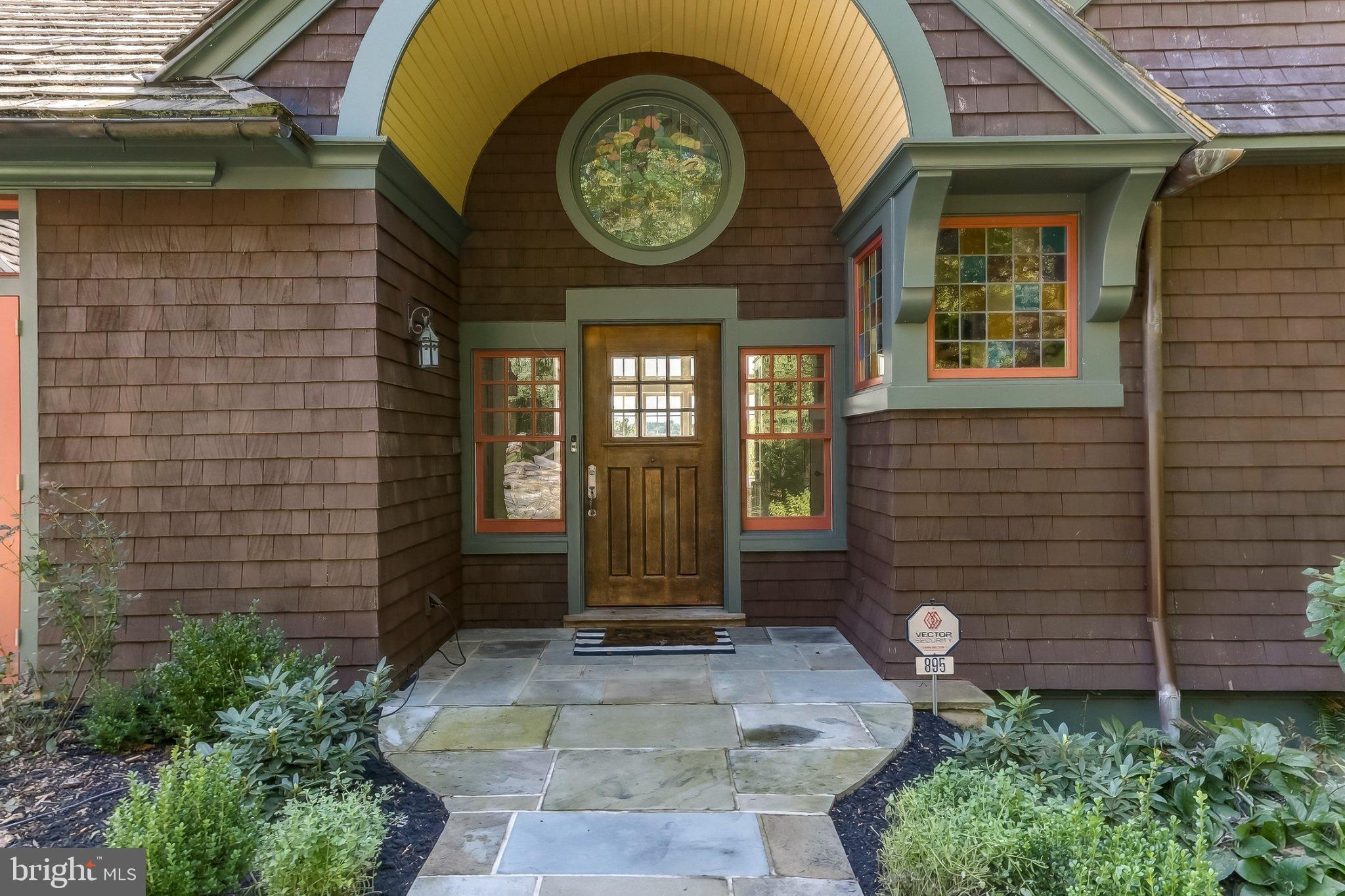 895 COPES LANE