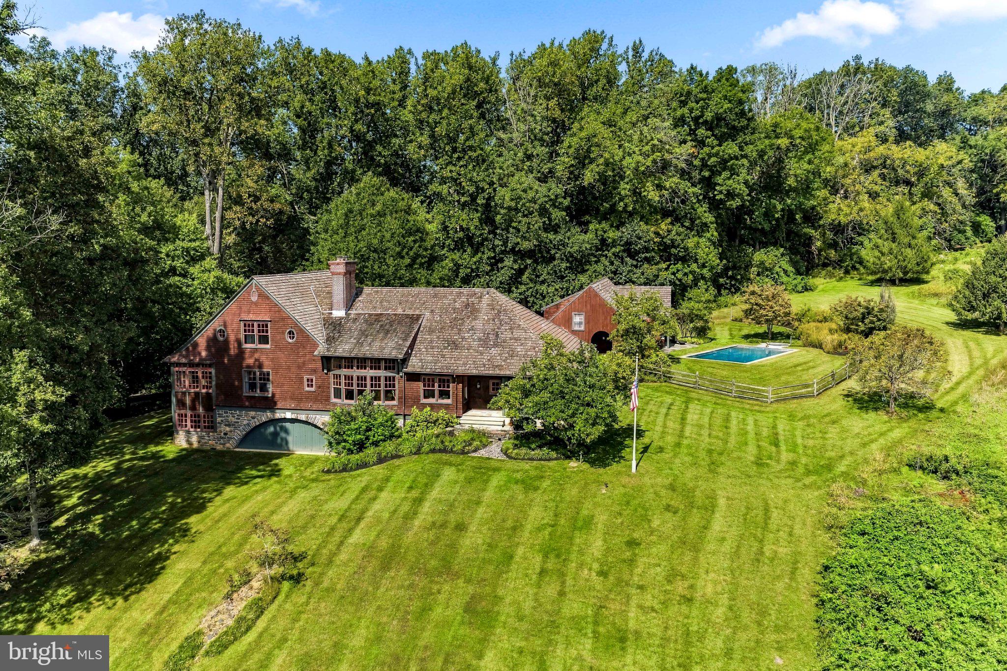 895 COPES LANE