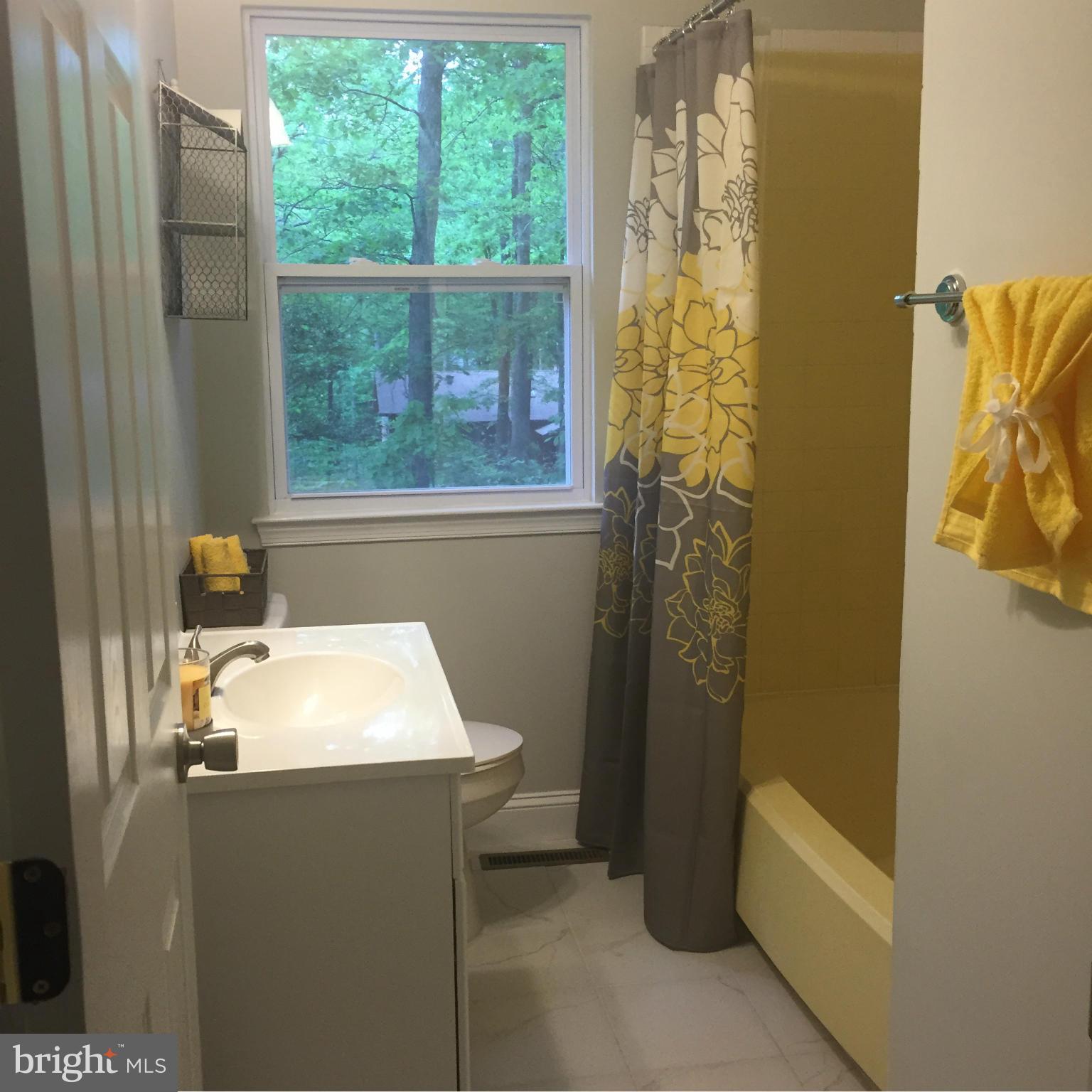 LAKE OF THE WOODS - Residential Lease