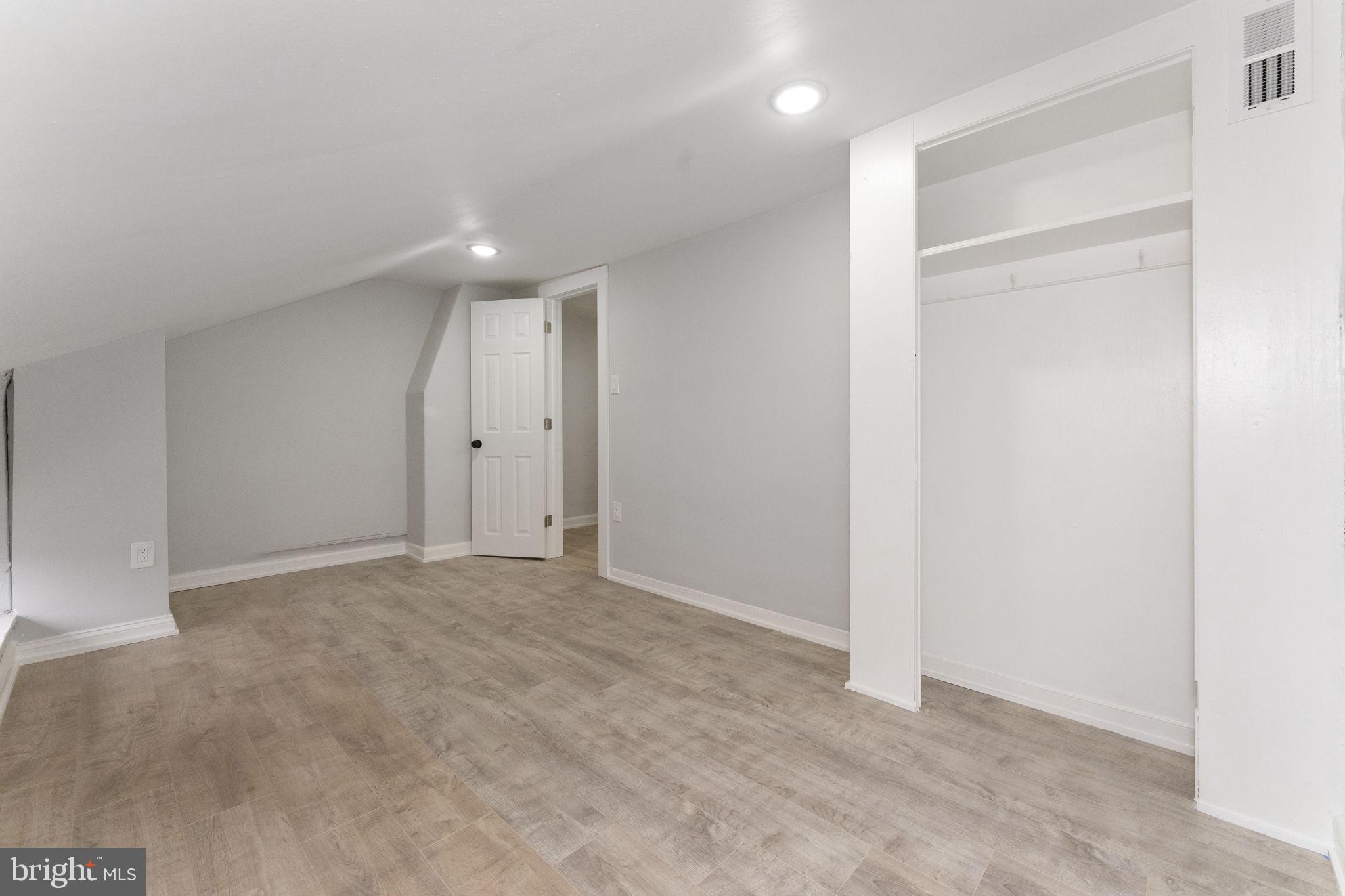 ROXBOROUGH - Residential Lease