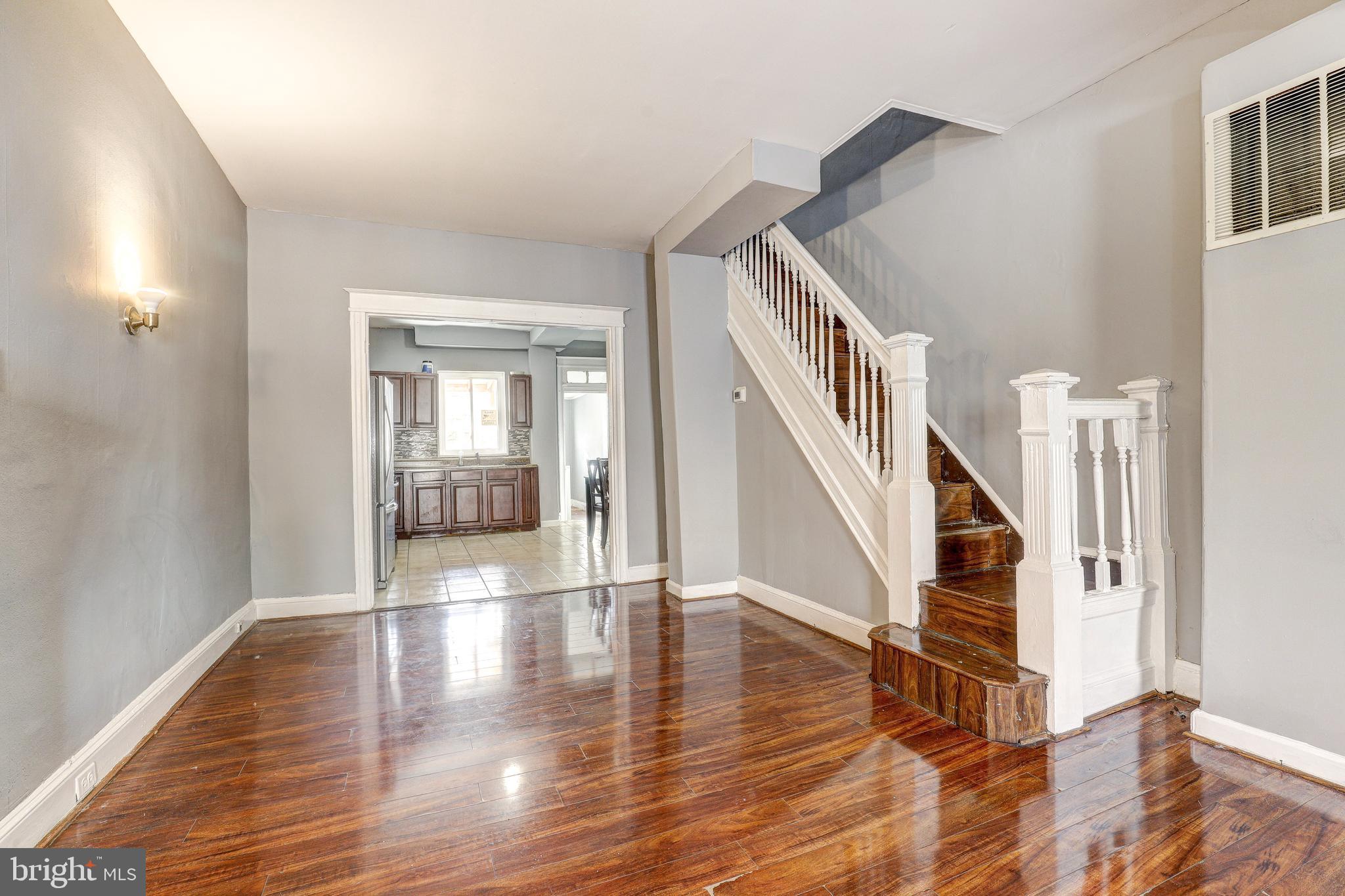 ELLWOOD PARK - Residential