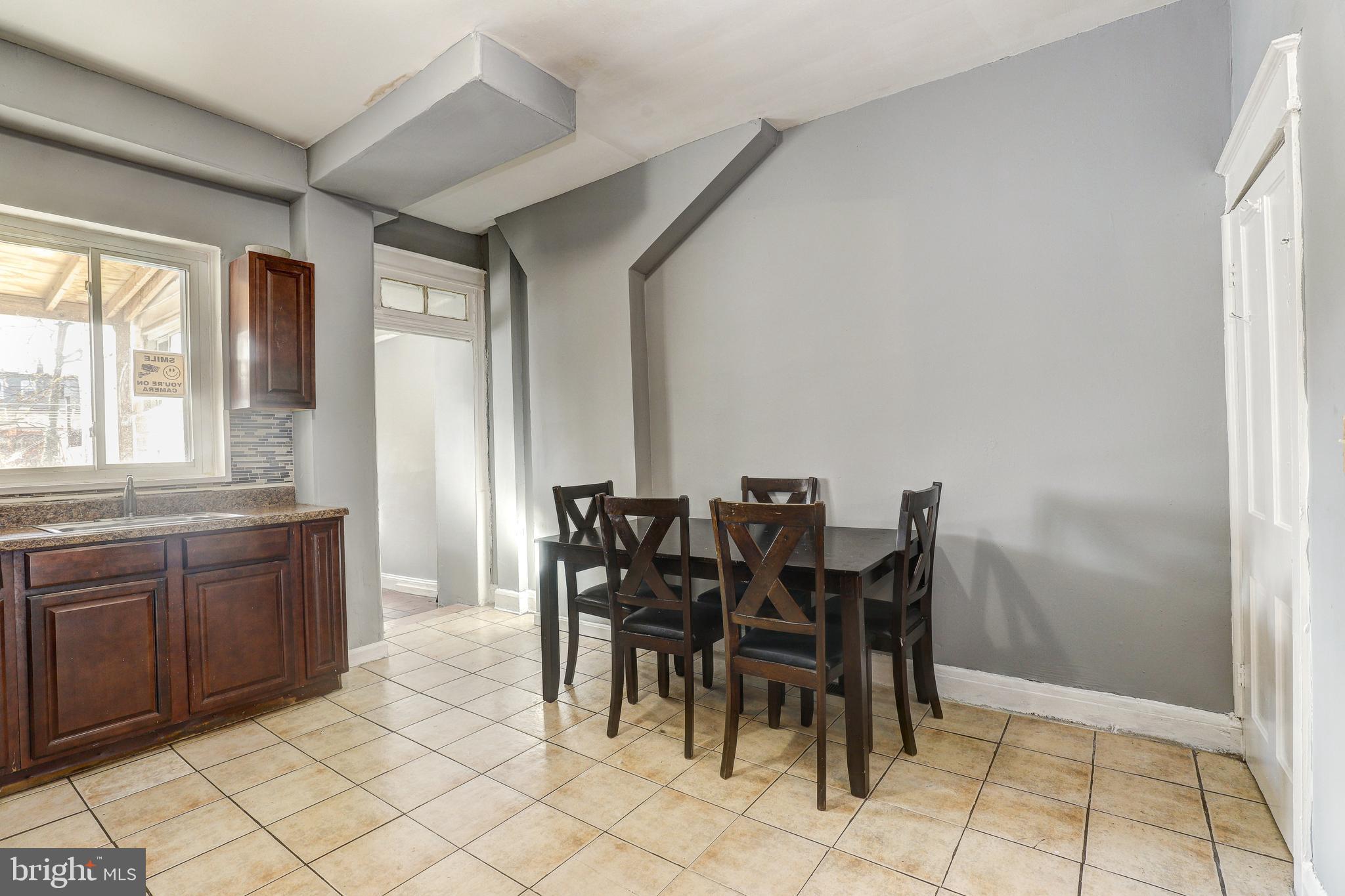 ELLWOOD PARK - Residential