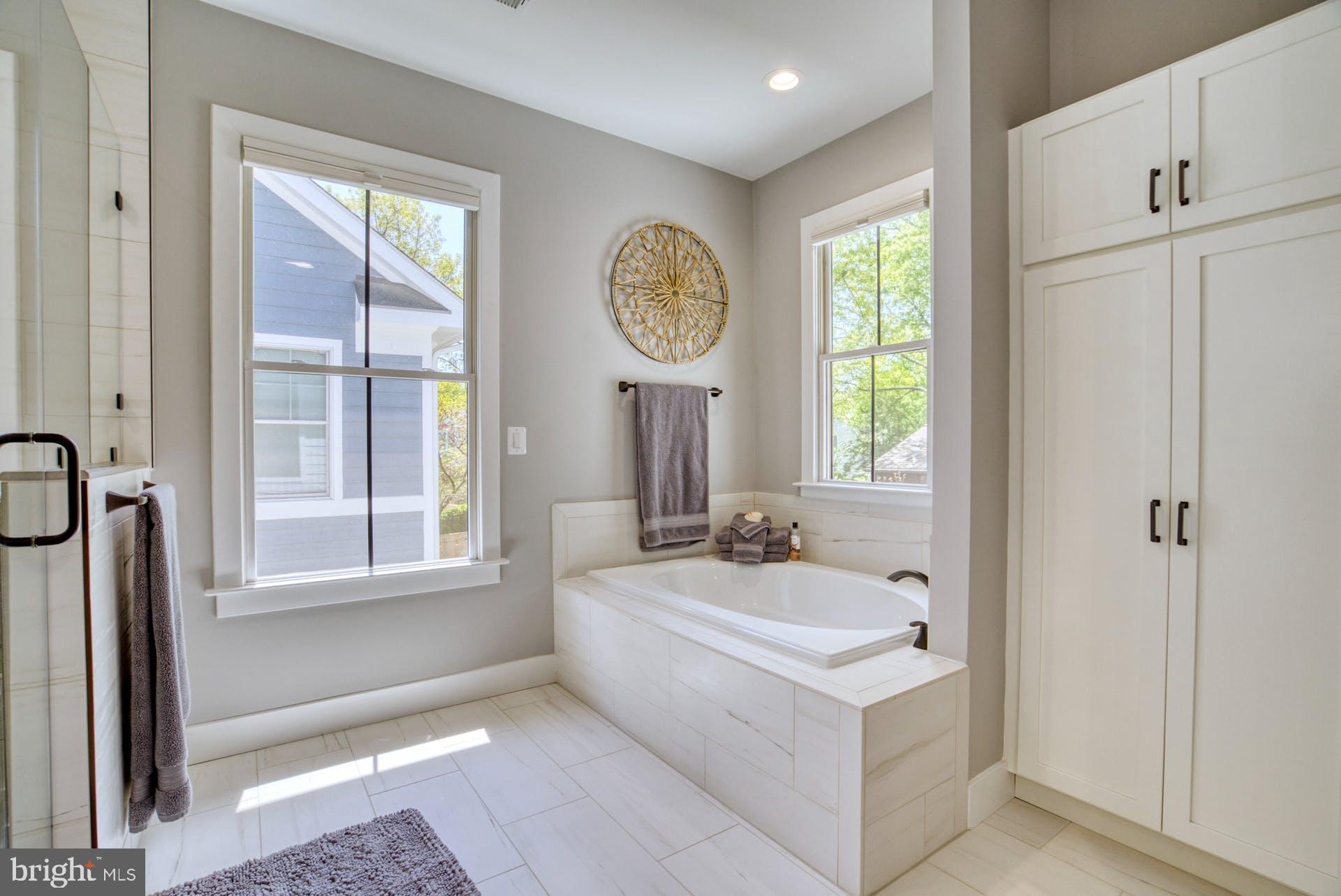 GLENCARLYN - Residential