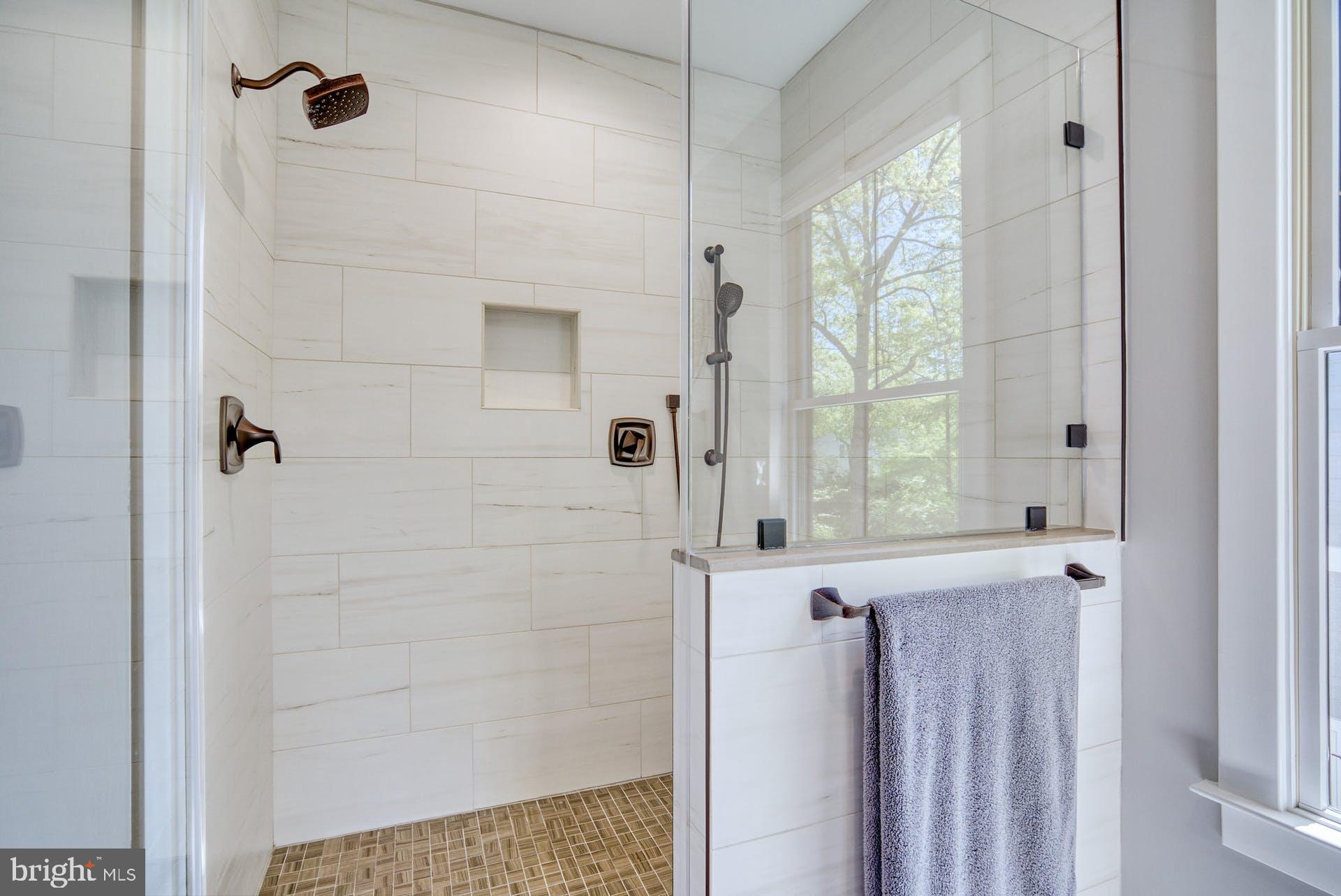 GLENCARLYN - Residential