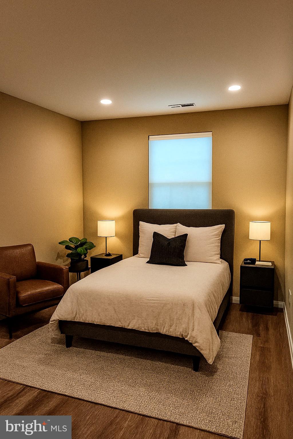 SAW MILL VALLEY - Residential