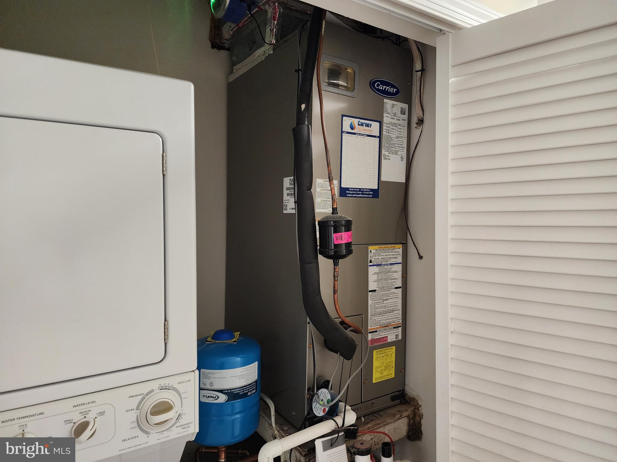 SAW MILL VALLEY - Residential