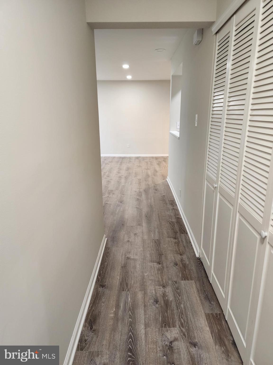 SAW MILL VALLEY - Residential