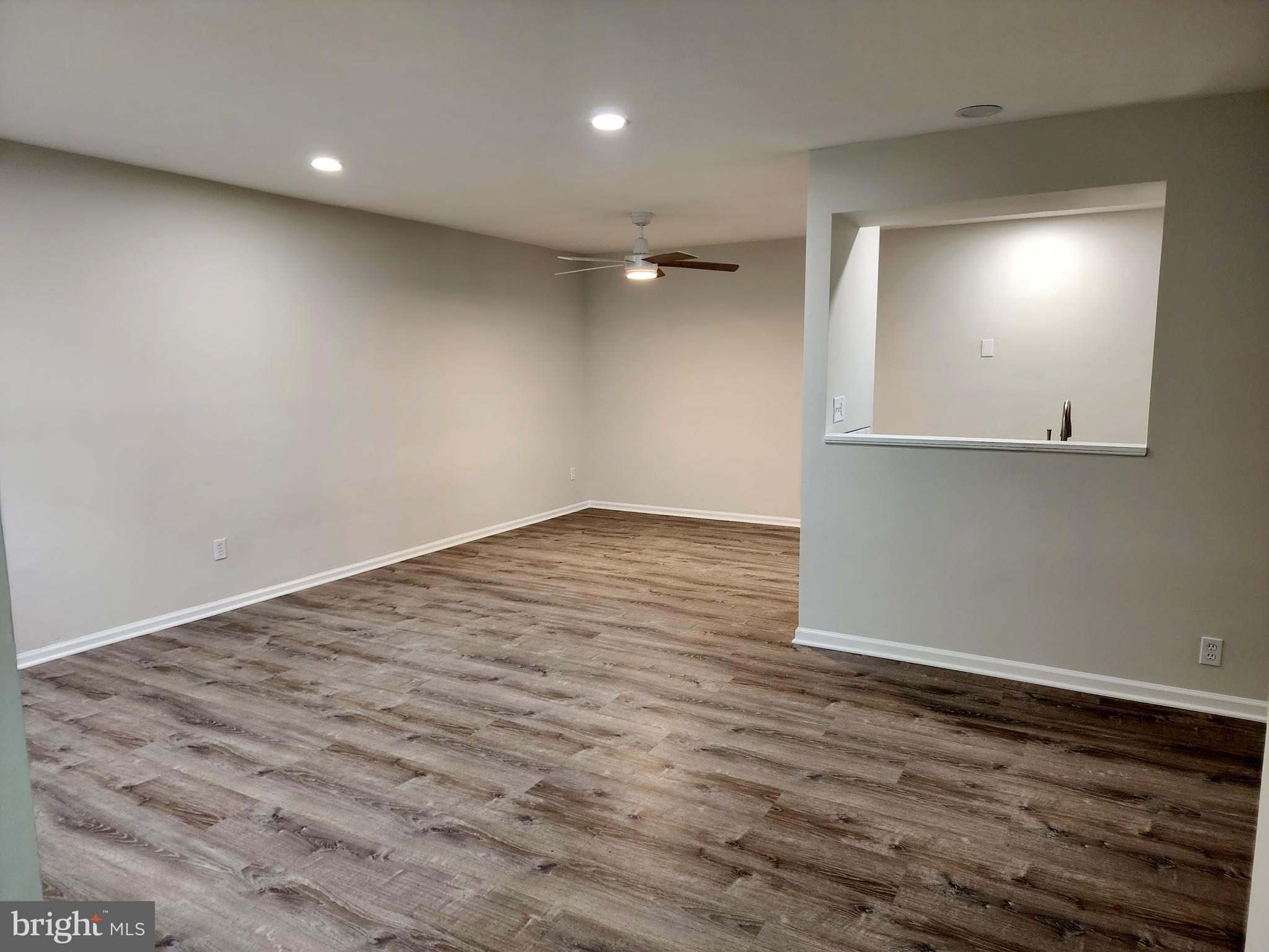 SAW MILL VALLEY - Residential