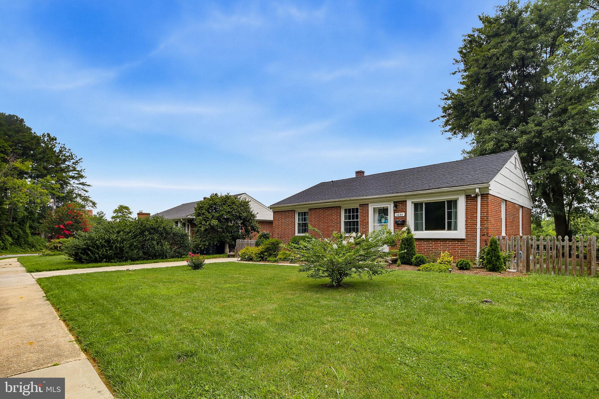 1034 DONINGTON CIRCLE