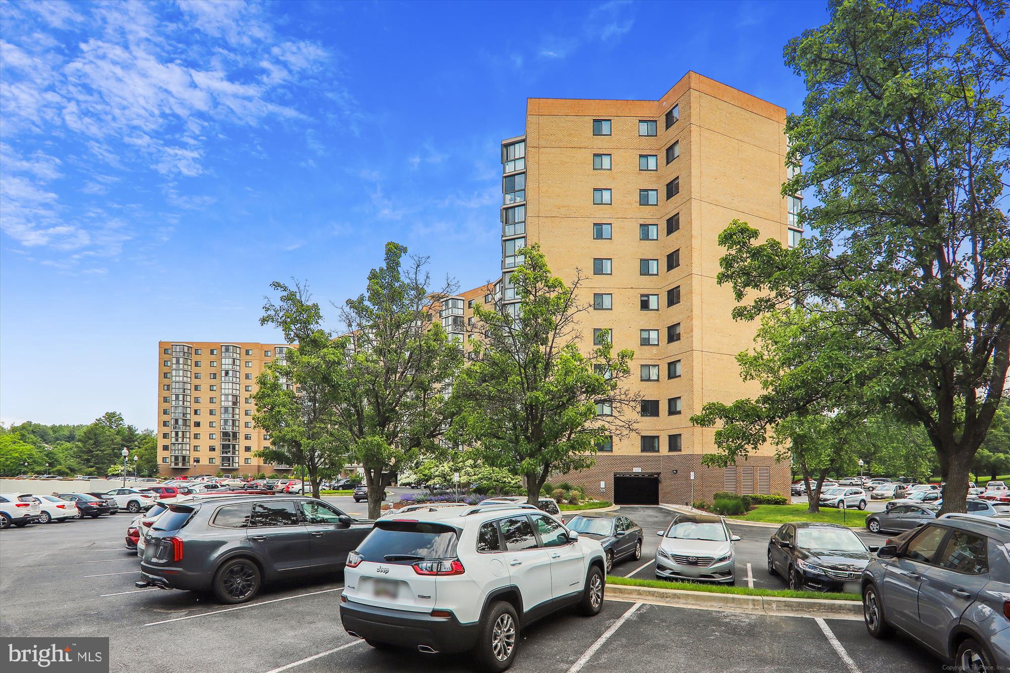 LEISURE WORLD - Residential