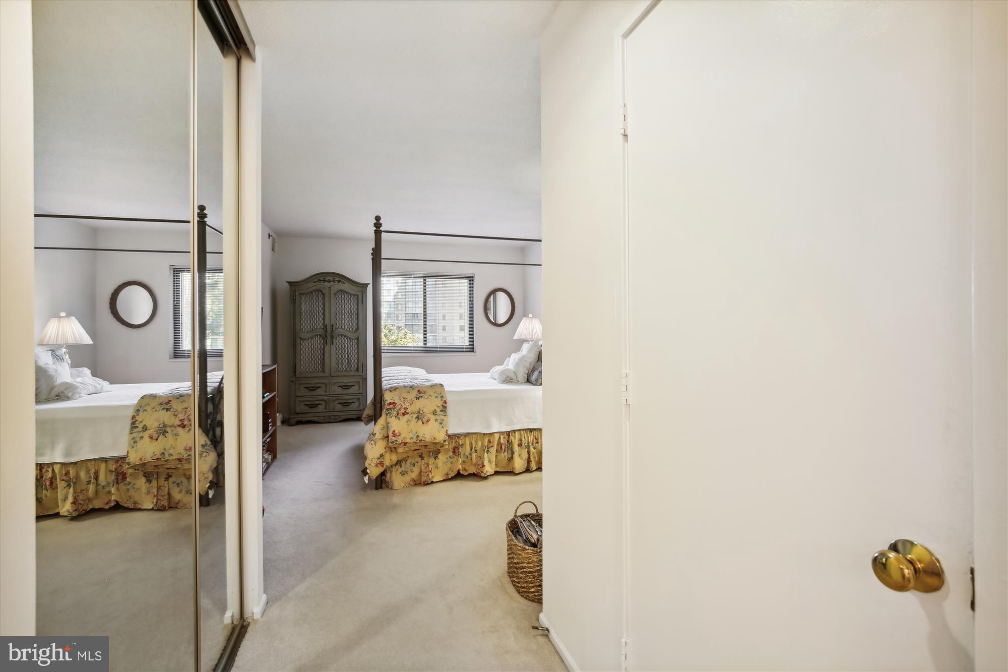 LEISURE WORLD - Residential