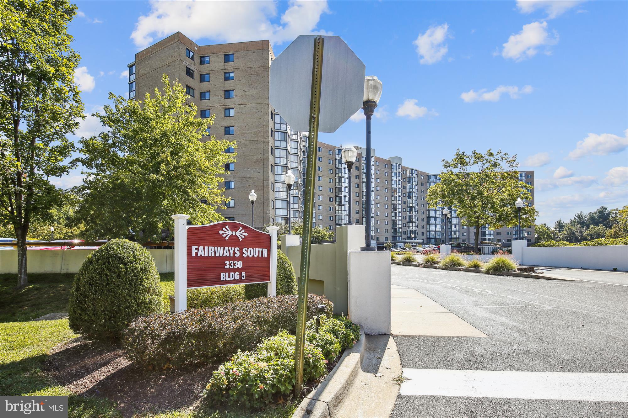 LEISURE WORLD - Residential