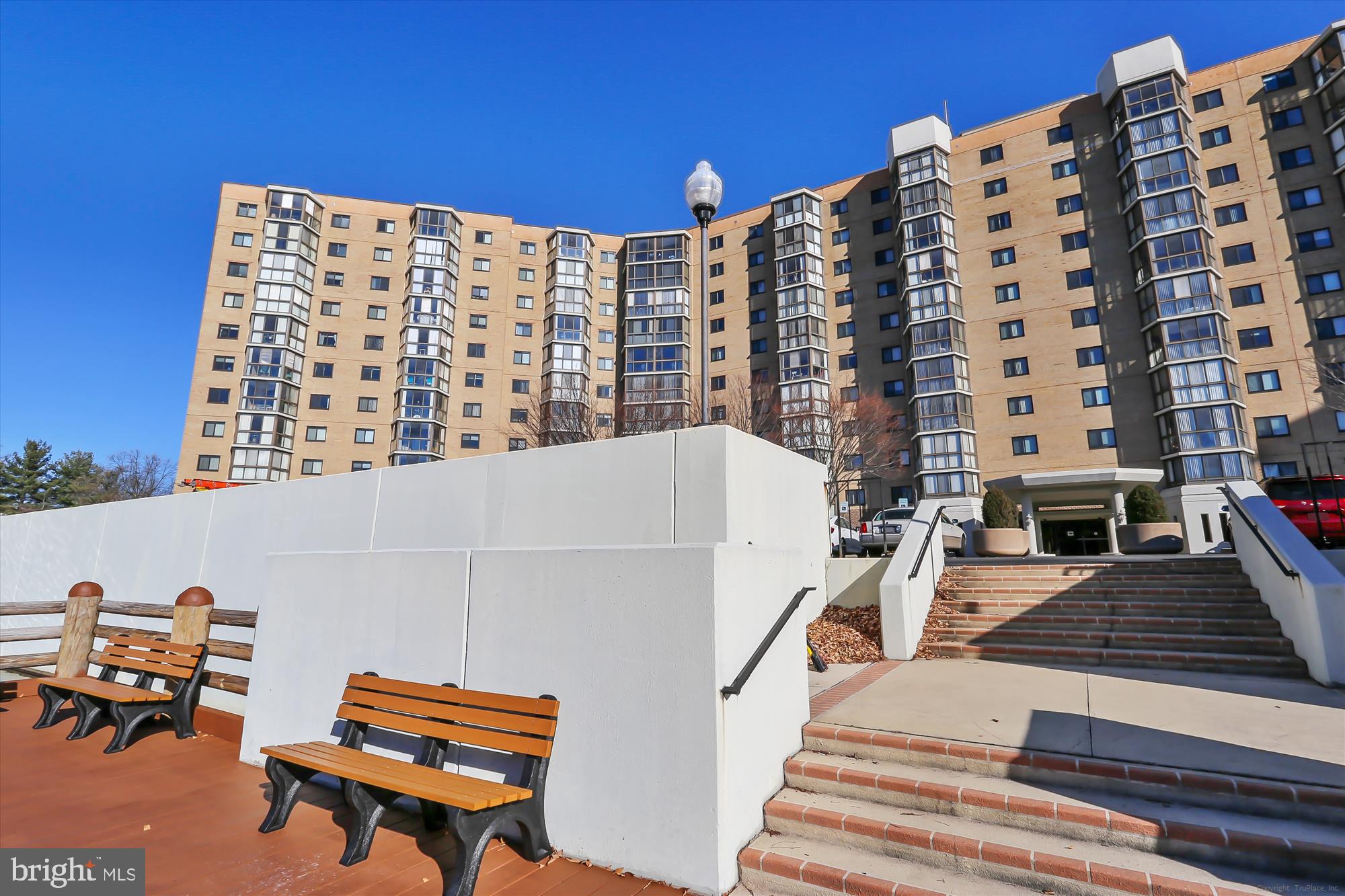 LEISURE WORLD - Residential