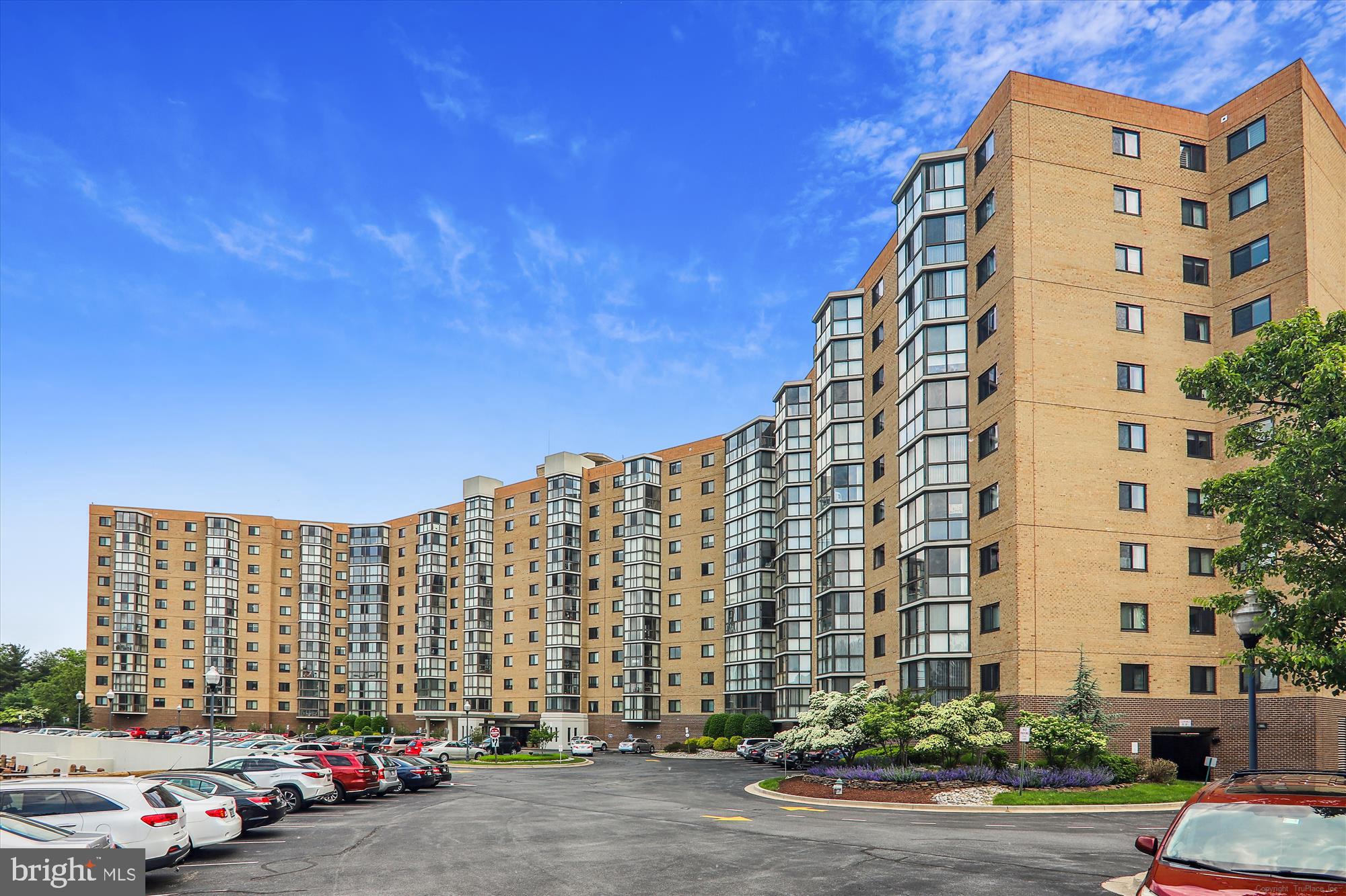 LEISURE WORLD - Residential