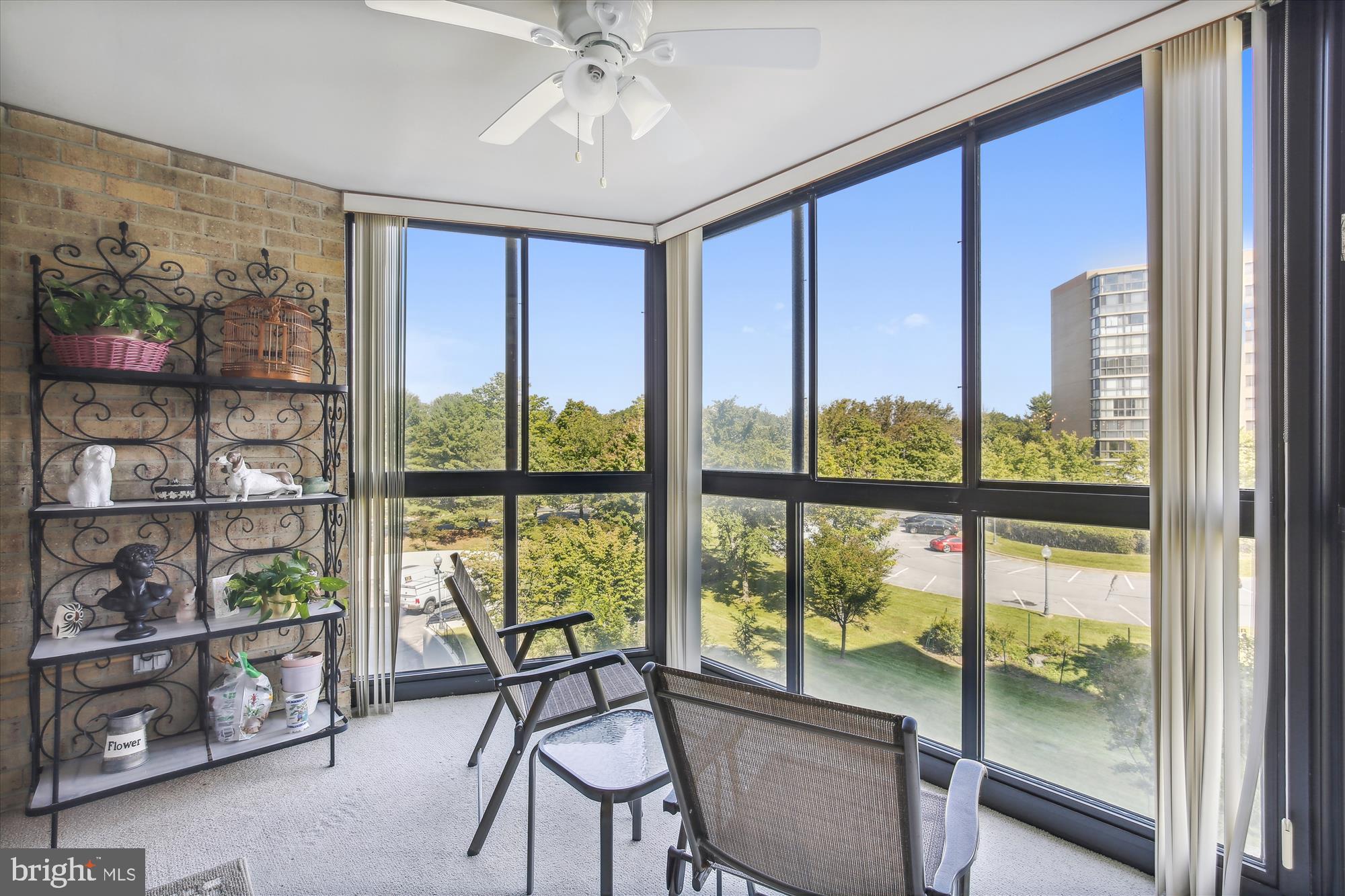 LEISURE WORLD - Residential