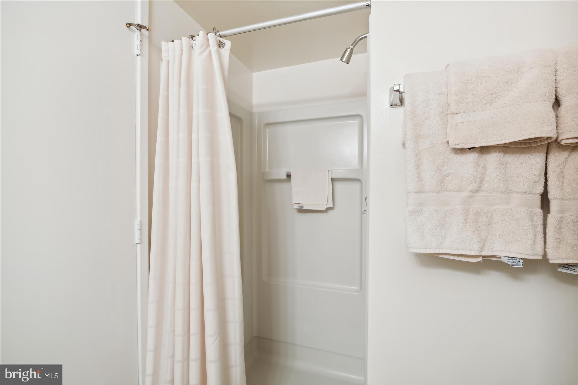 LEISURE WORLD - Residential