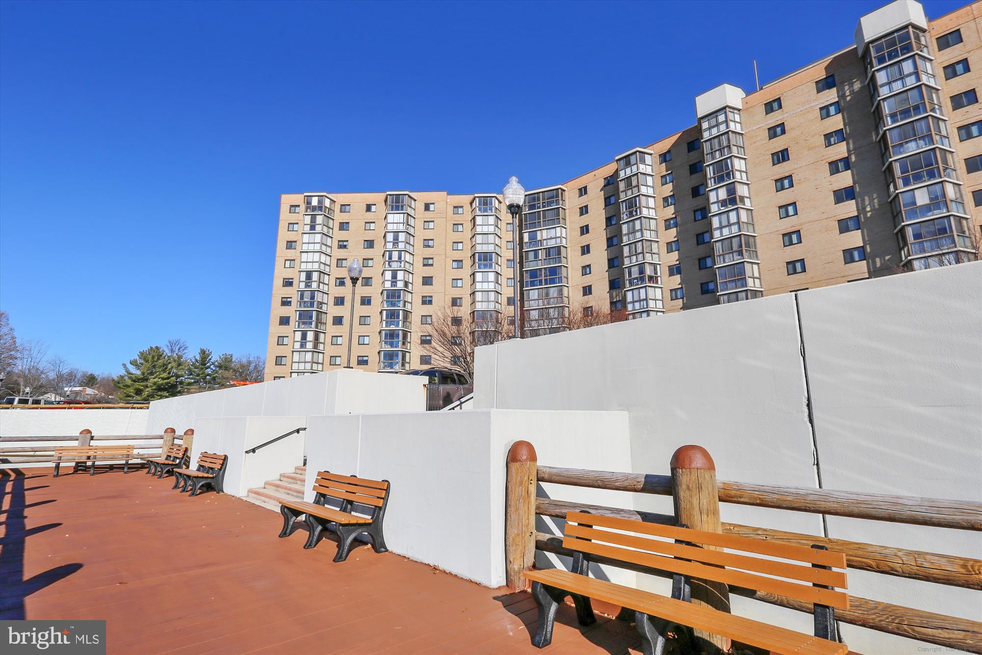 LEISURE WORLD - Residential