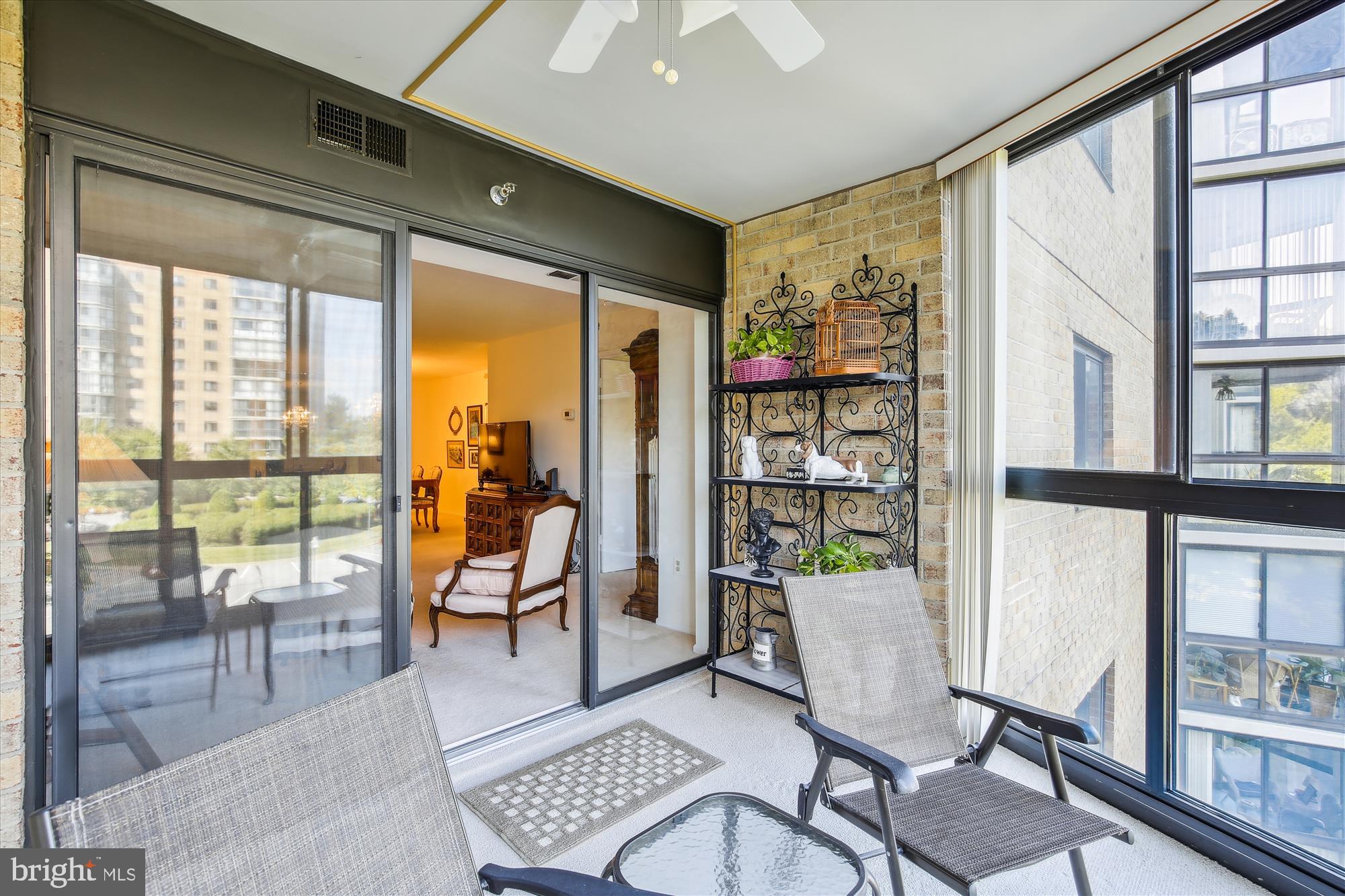 LEISURE WORLD - Residential