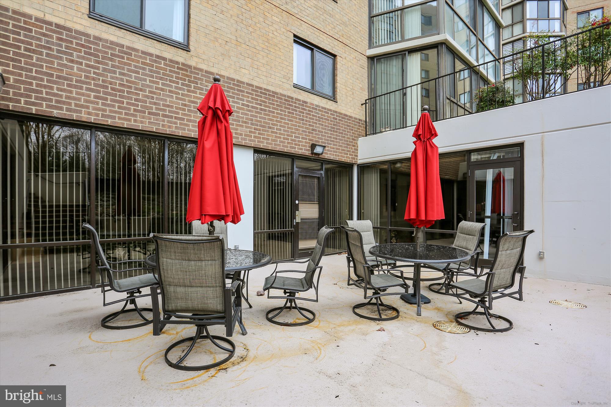 LEISURE WORLD - Residential