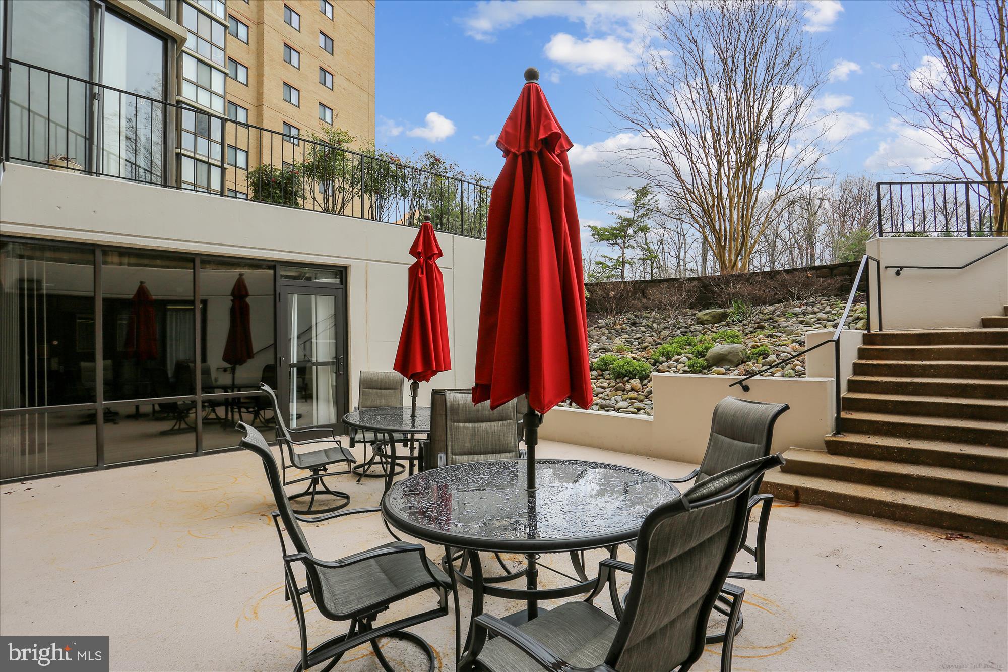 LEISURE WORLD - Residential