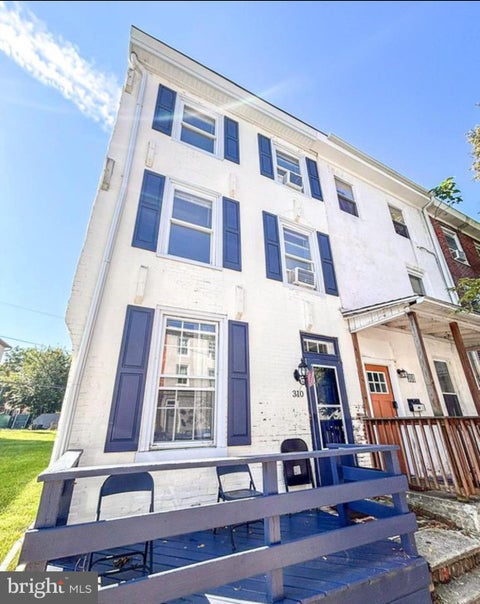 Townhouse For Sale - 310 E Miner Street<br/> WEST CHESTER, PA 19382