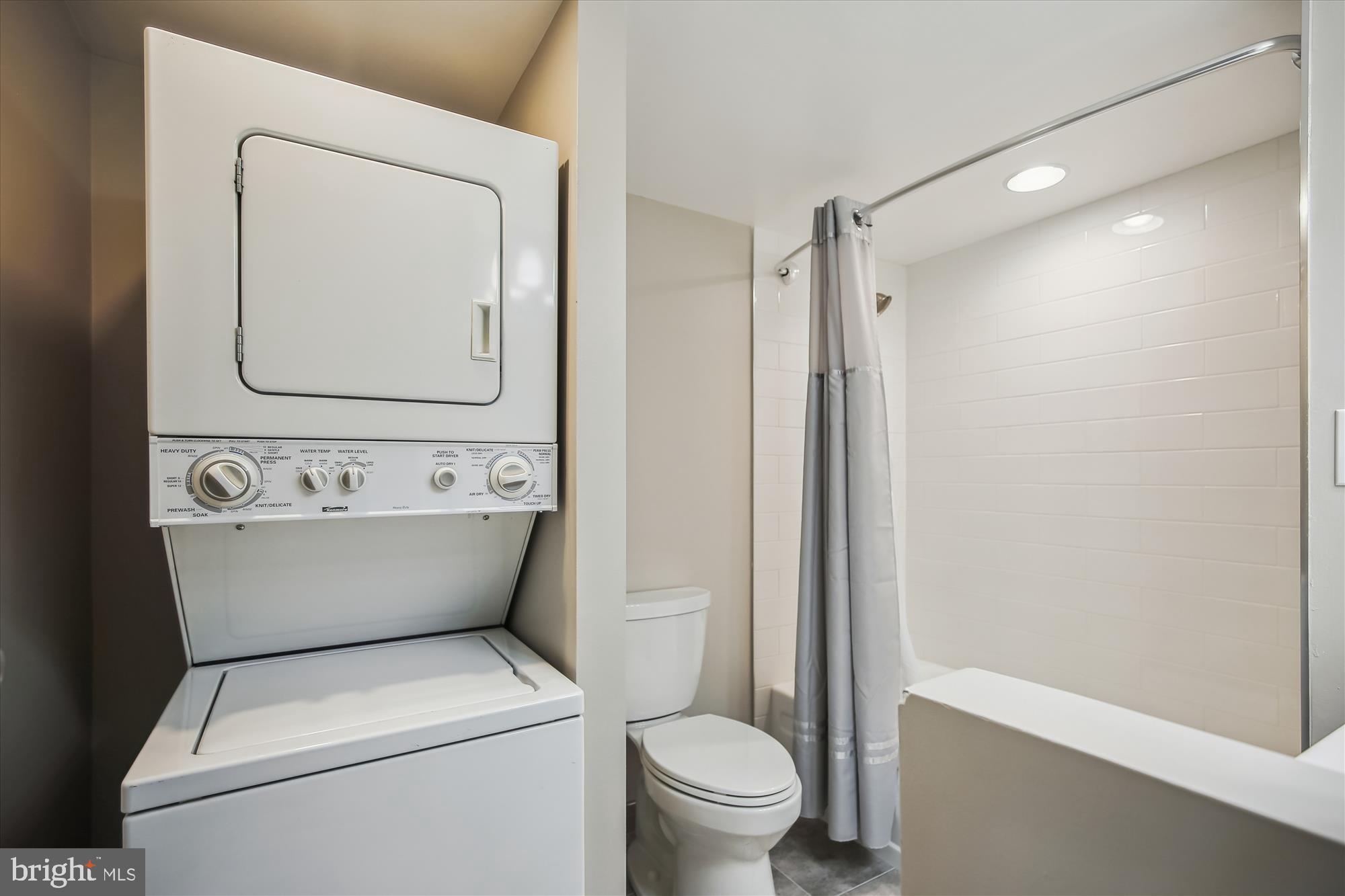 SENTINEL OF LANDMARK - Residential