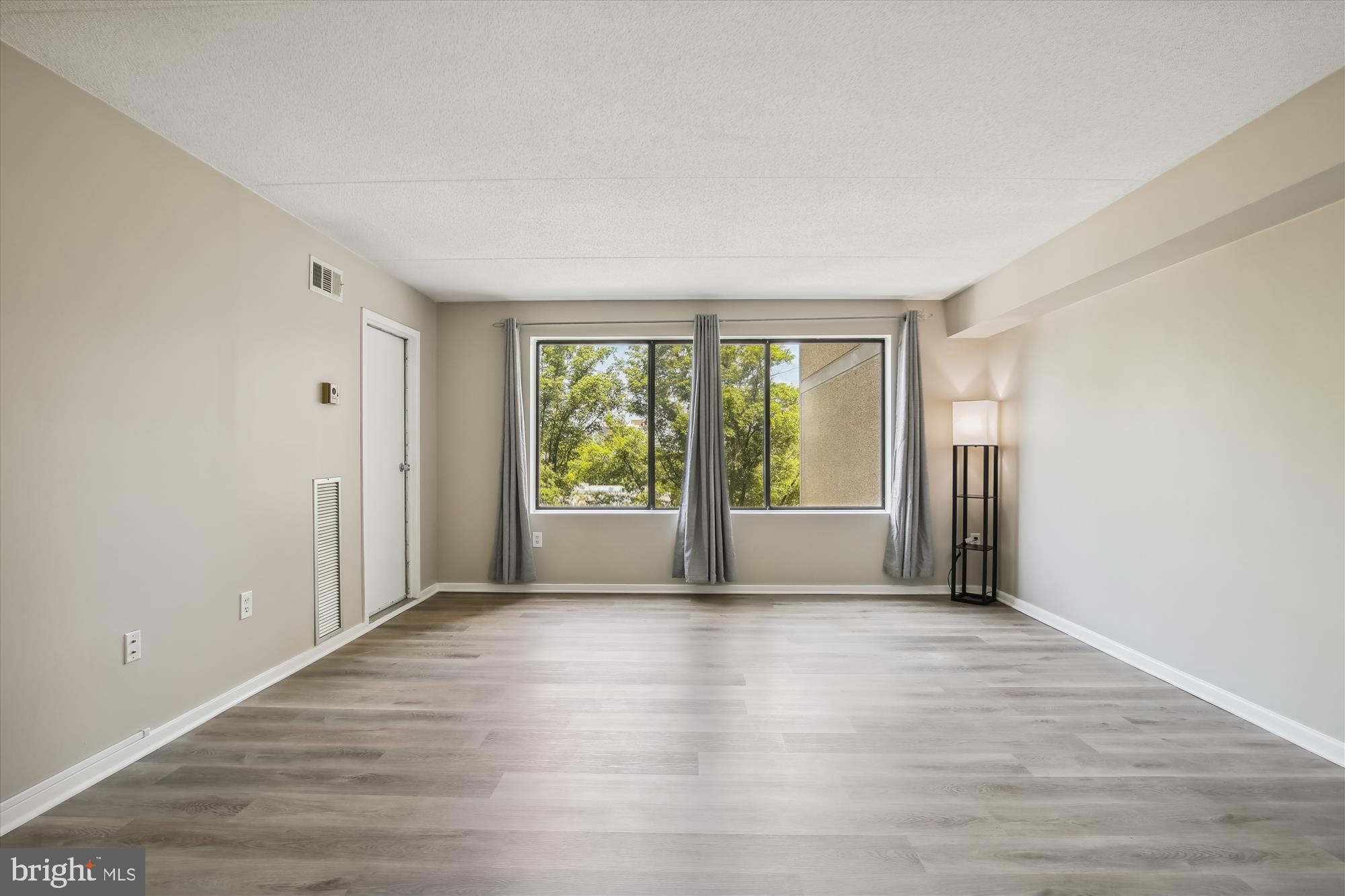 SENTINEL OF LANDMARK - Residential