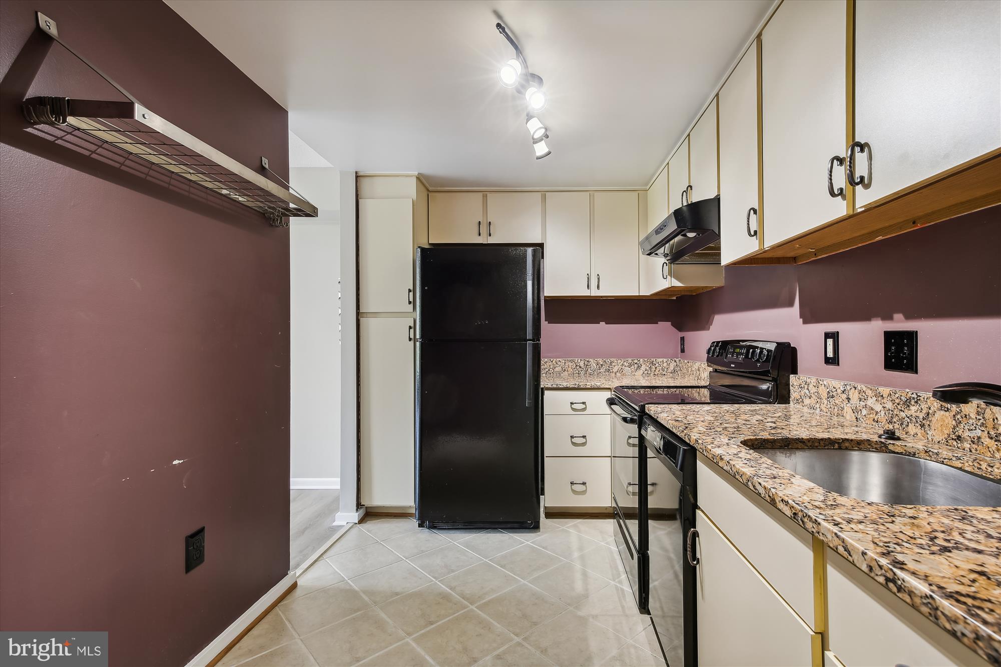 SENTINEL OF LANDMARK - Residential