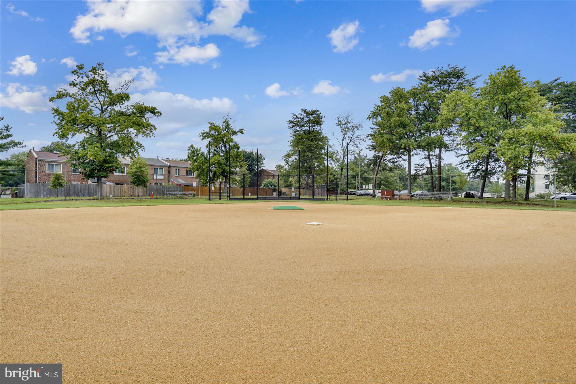 SENTINEL OF LANDMARK - Residential
