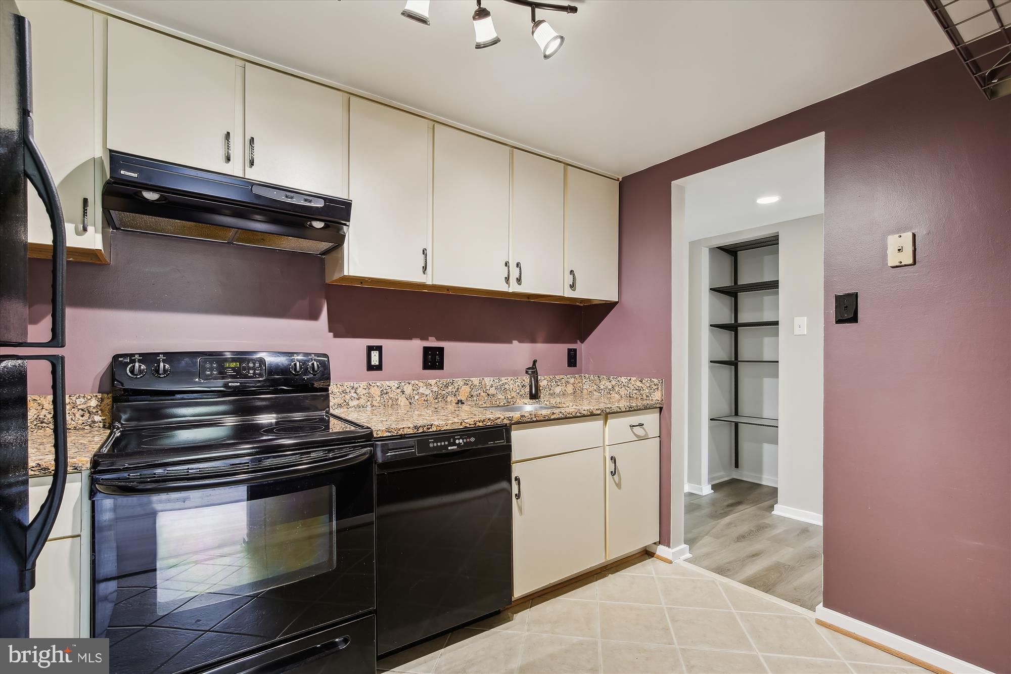 SENTINEL OF LANDMARK - Residential