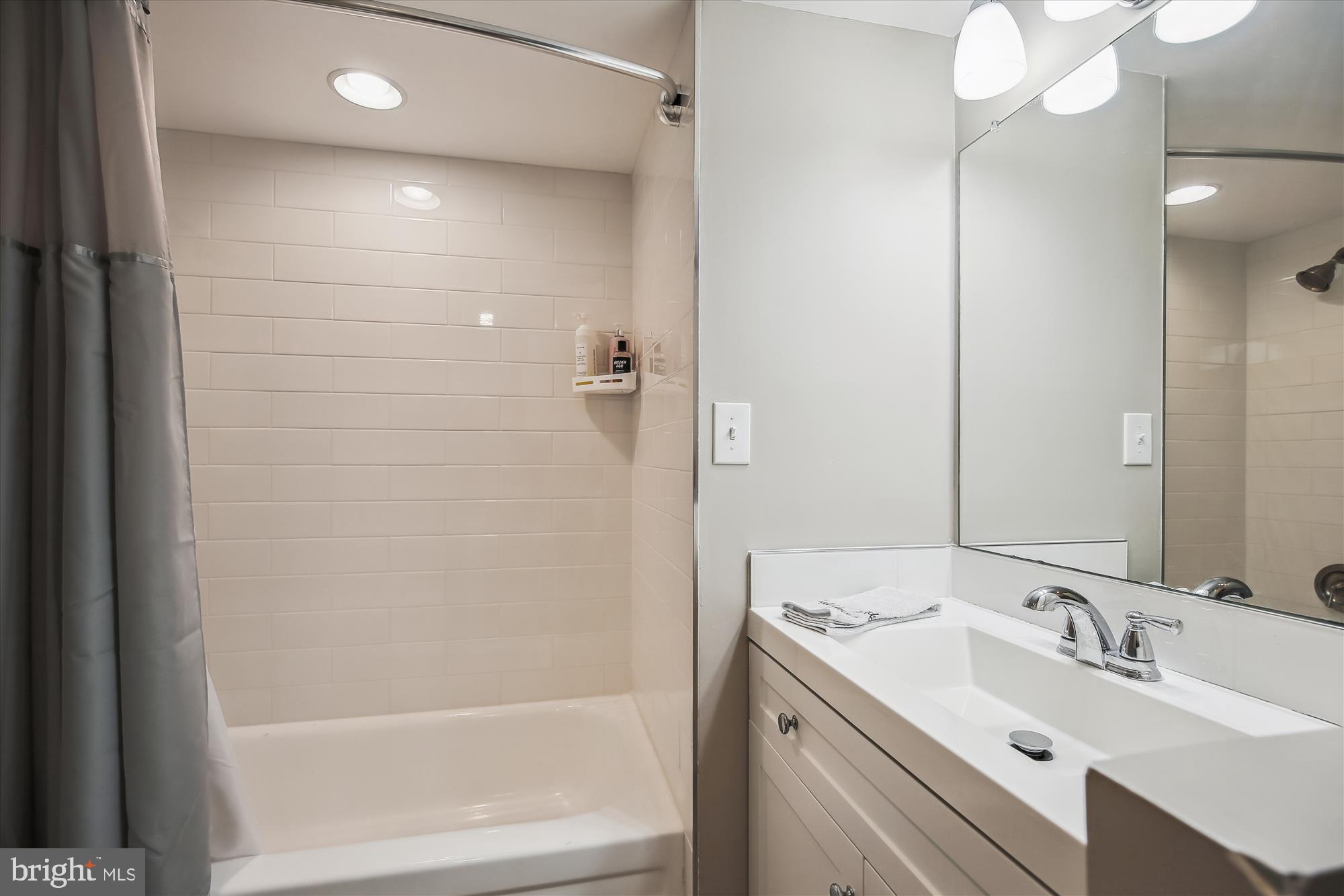 SENTINEL OF LANDMARK - Residential