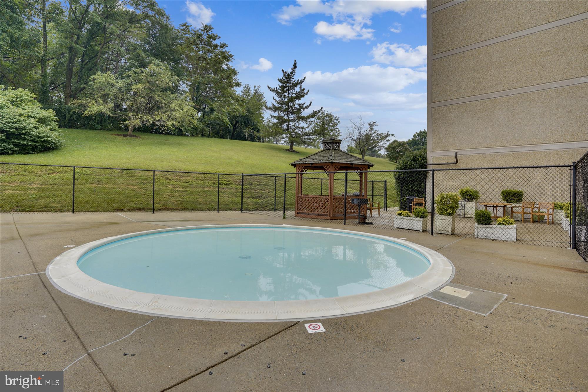 SENTINEL OF LANDMARK - Residential