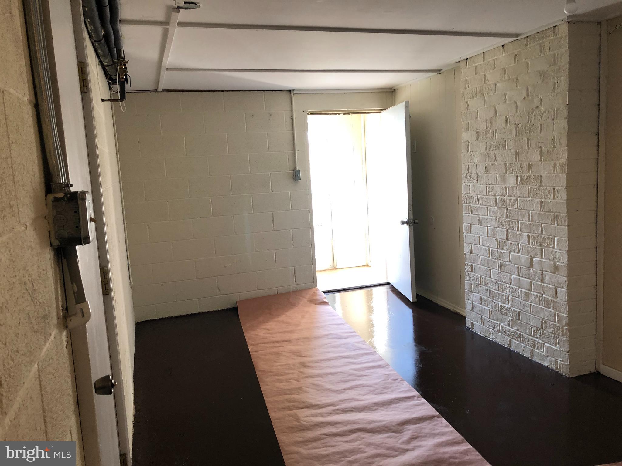 MIDDLETOWN - Residential