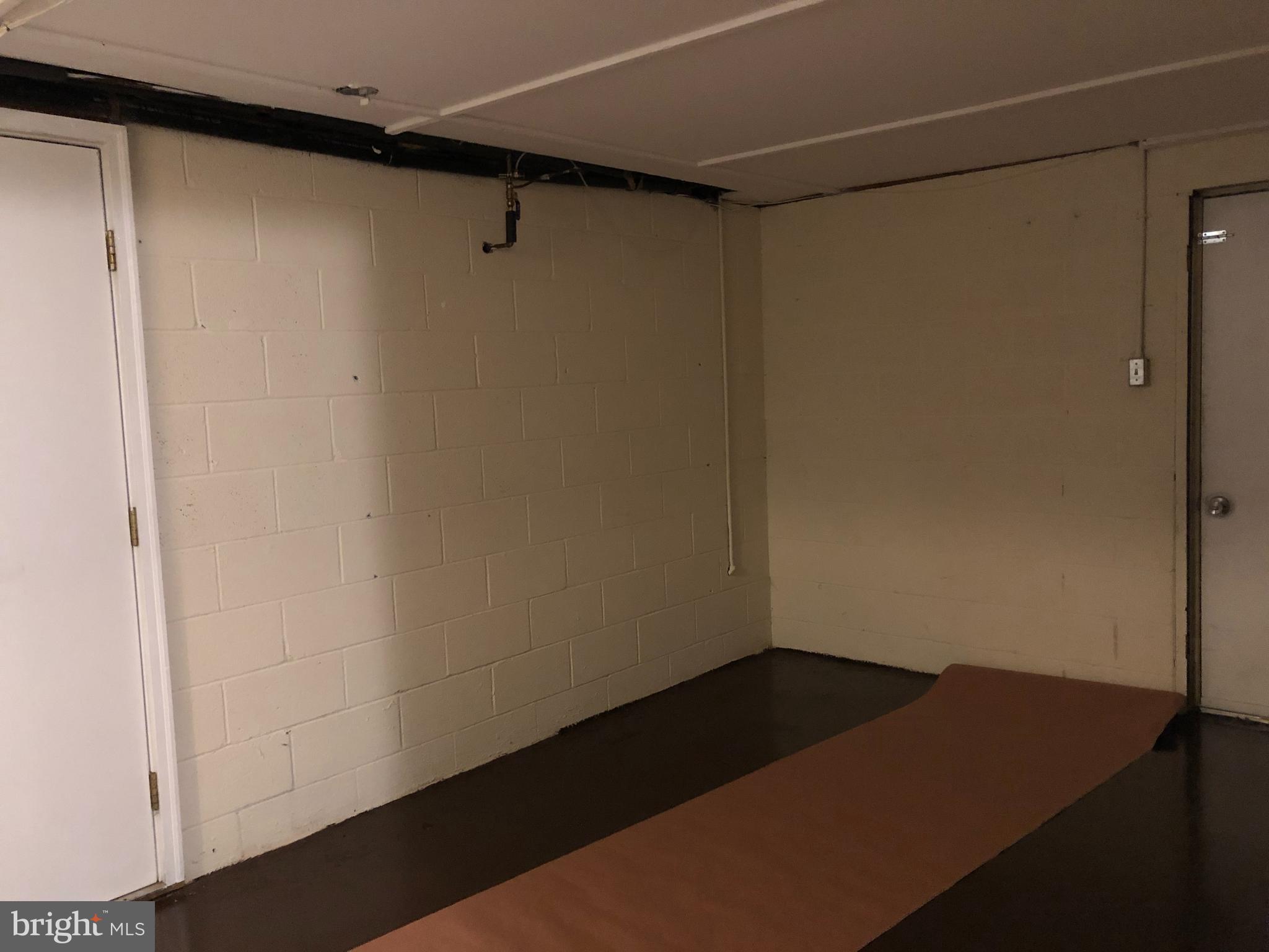 MIDDLETOWN - Residential