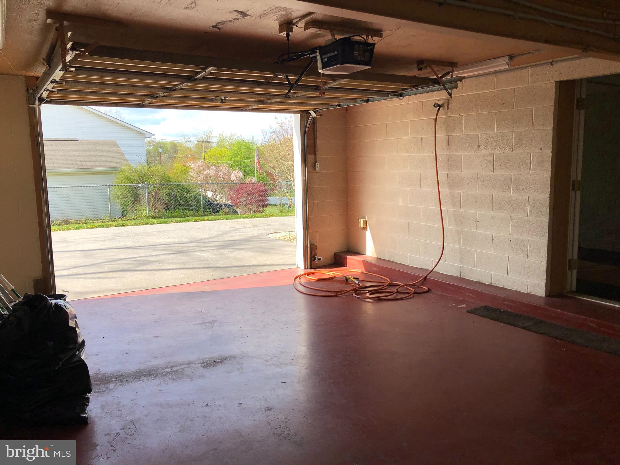 MIDDLETOWN - Residential