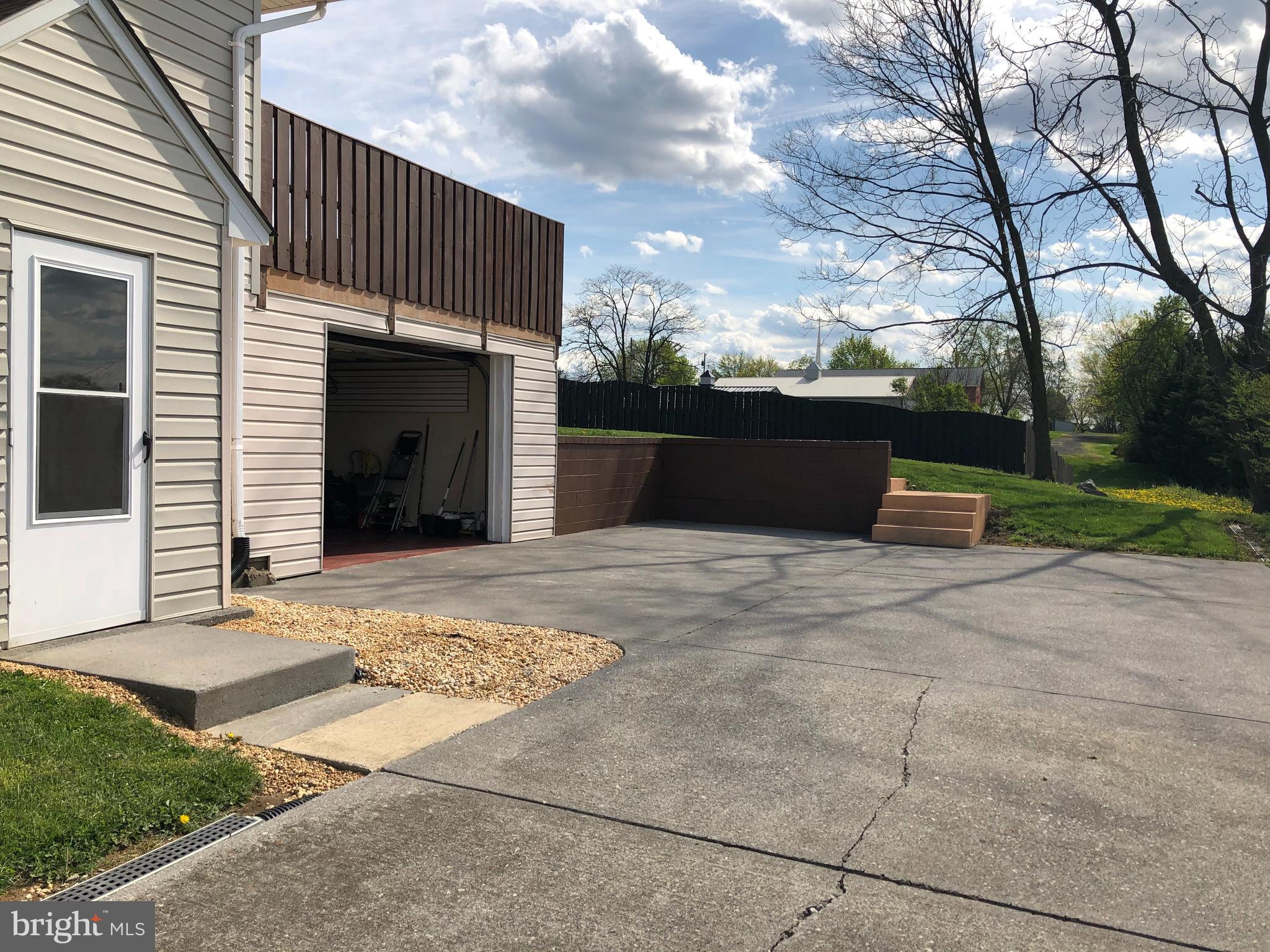 MIDDLETOWN - Residential