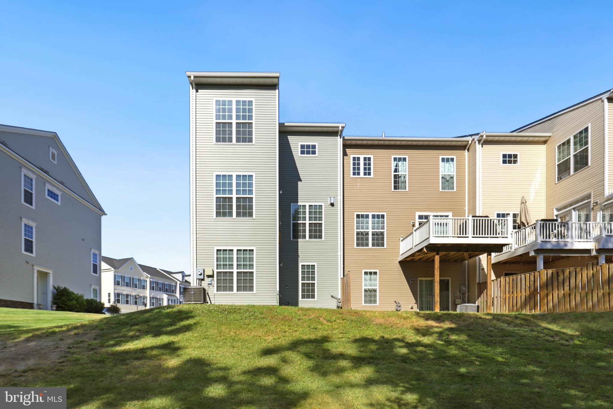 COURTYARDS AT COLONIAL FORGE - Residential