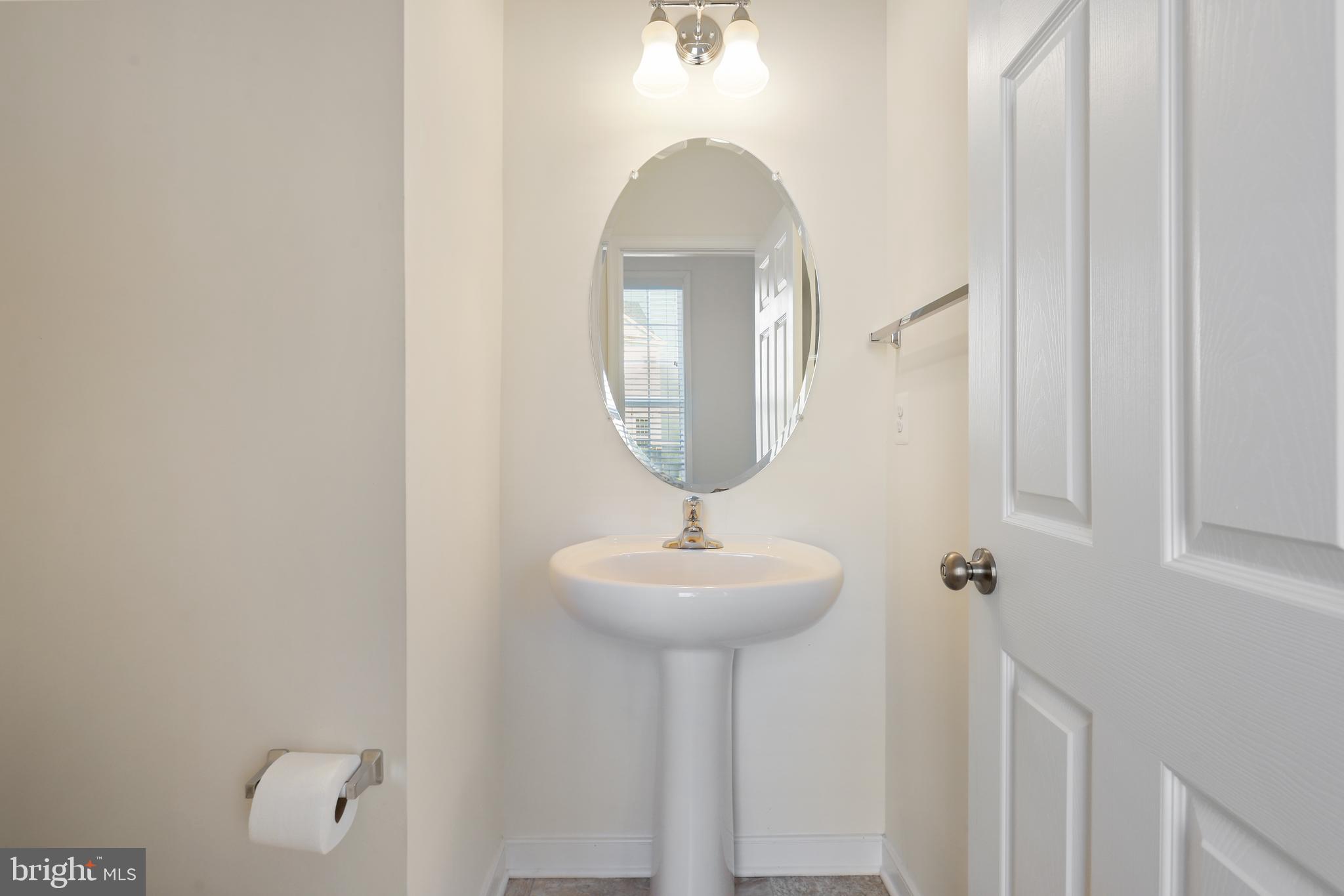 COURTYARDS AT COLONIAL FORGE - Residential