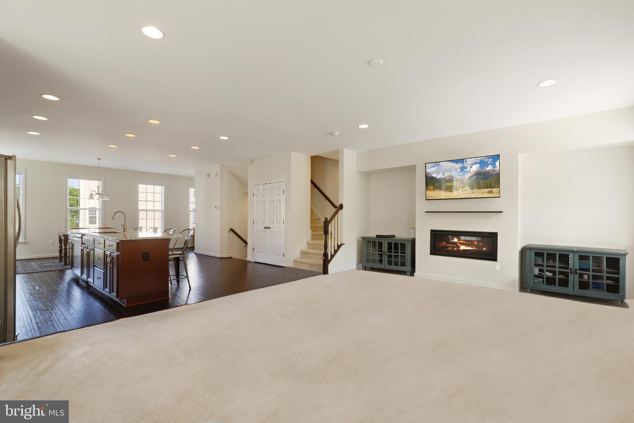 COURTYARDS AT COLONIAL FORGE - Residential