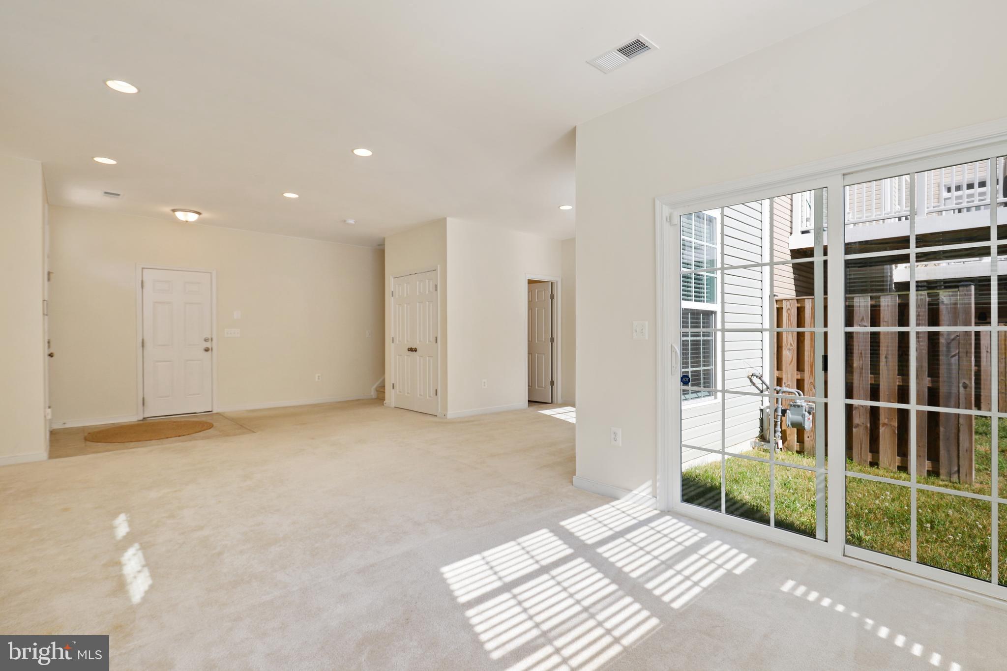 COURTYARDS AT COLONIAL FORGE - Residential