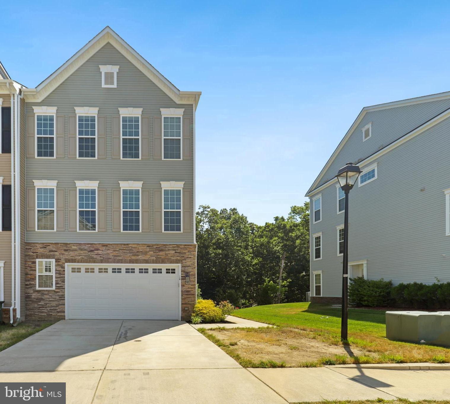 COURTYARDS AT COLONIAL FORGE - Residential