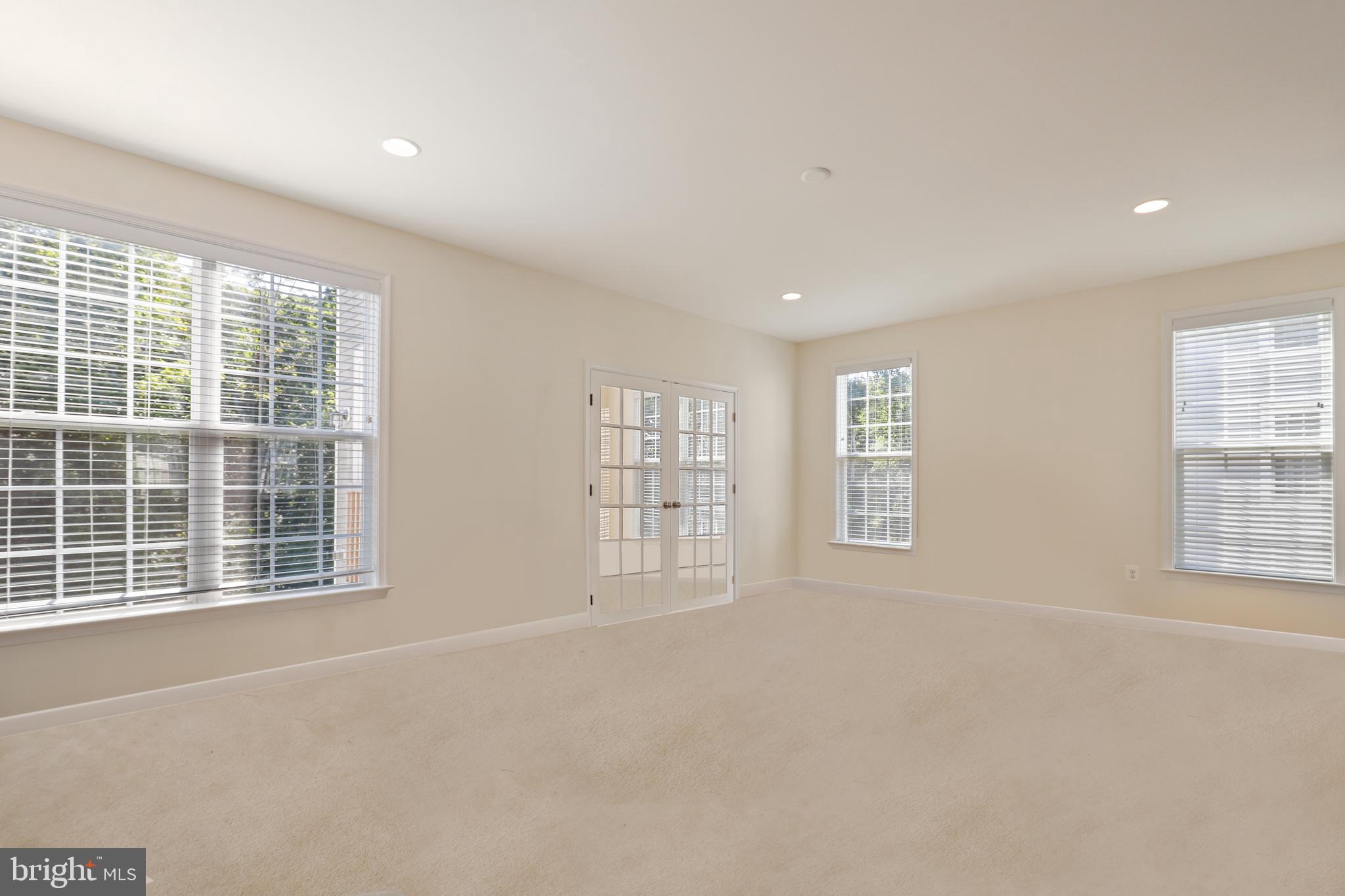 COURTYARDS AT COLONIAL FORGE - Residential