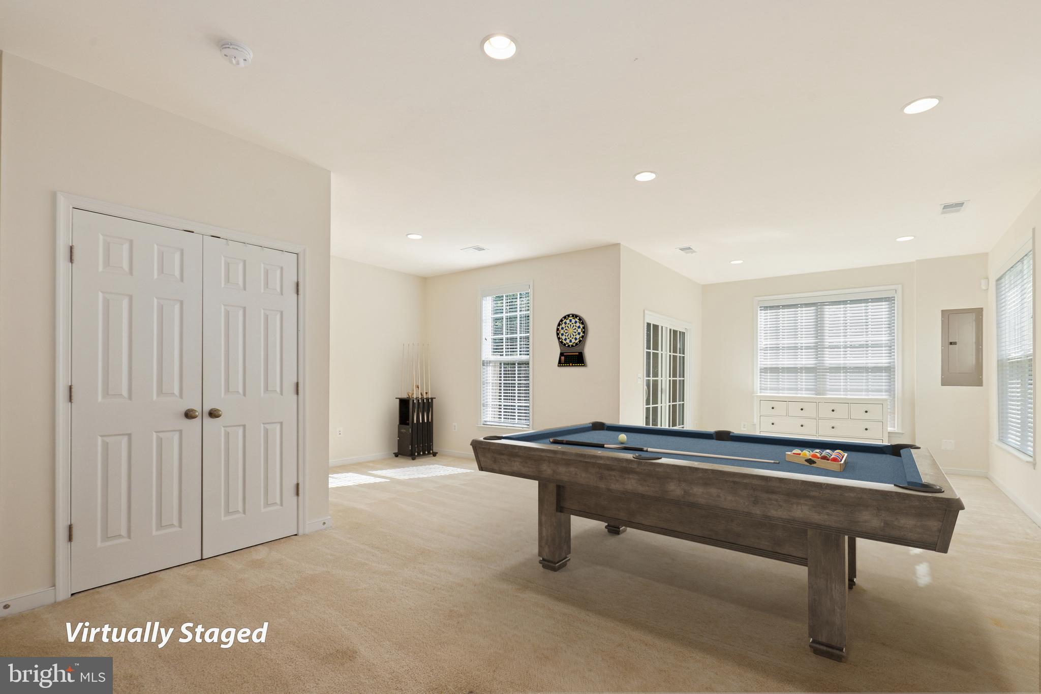 COURTYARDS AT COLONIAL FORGE - Residential