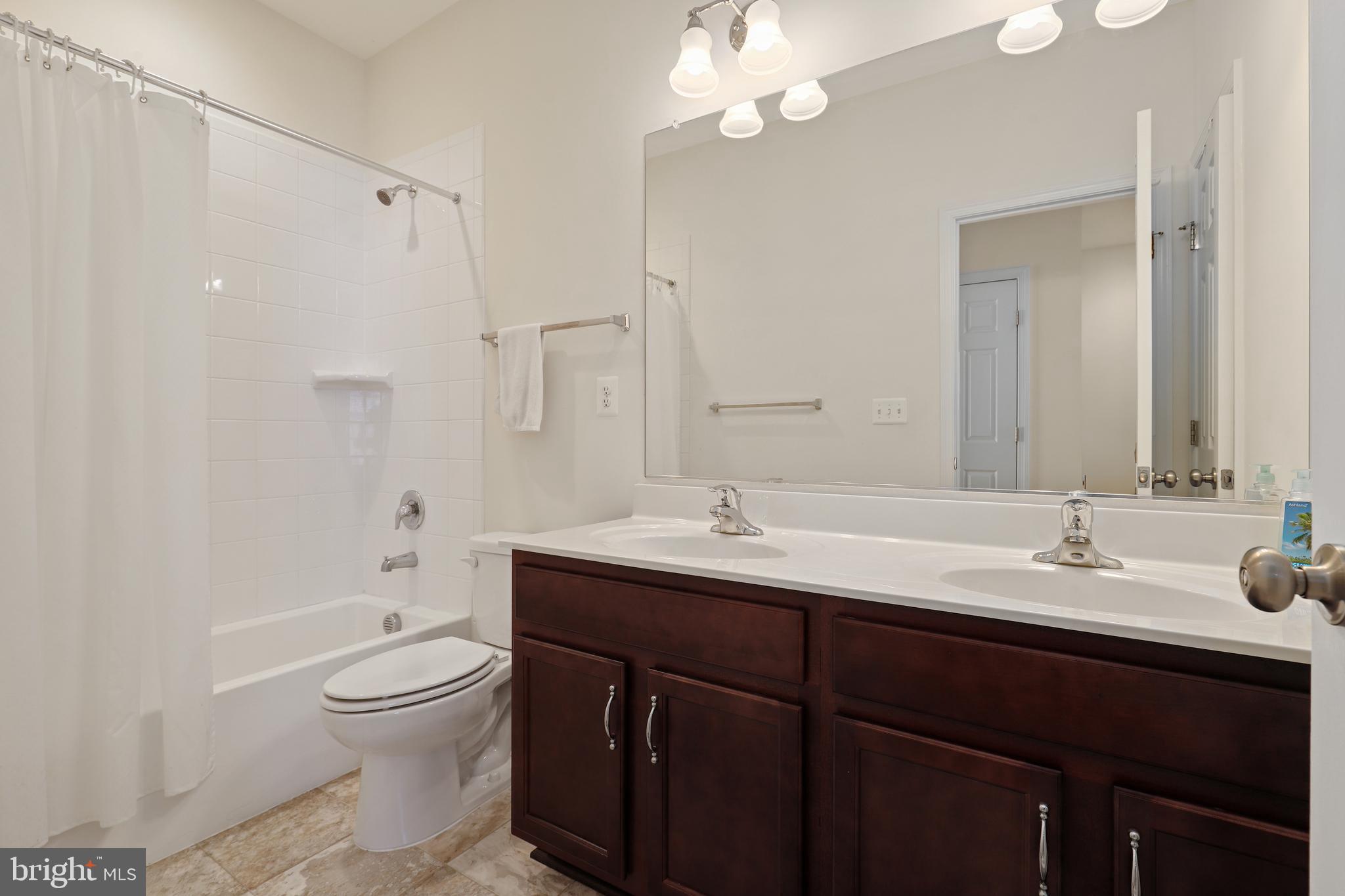 COURTYARDS AT COLONIAL FORGE - Residential