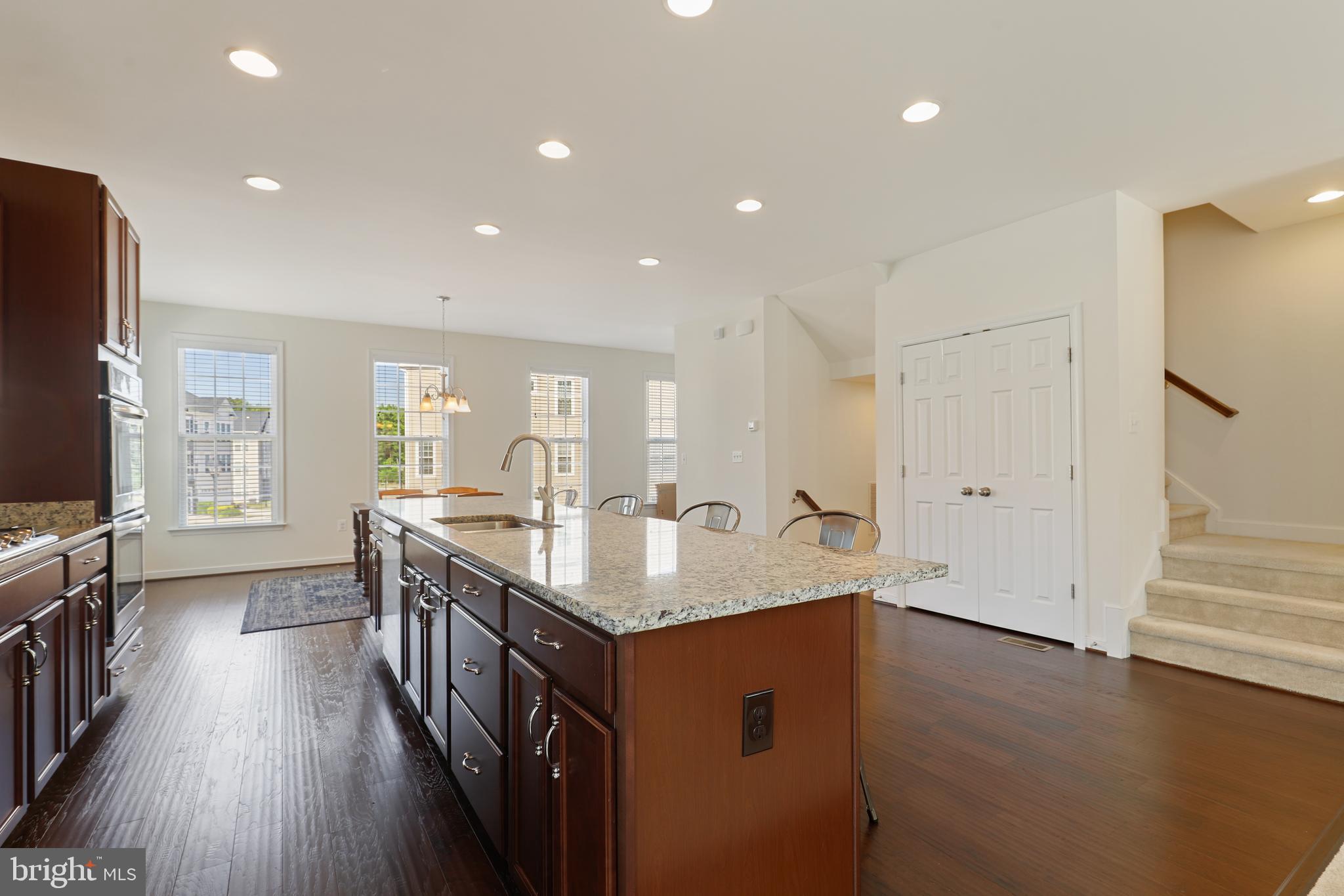 COURTYARDS AT COLONIAL FORGE - Residential